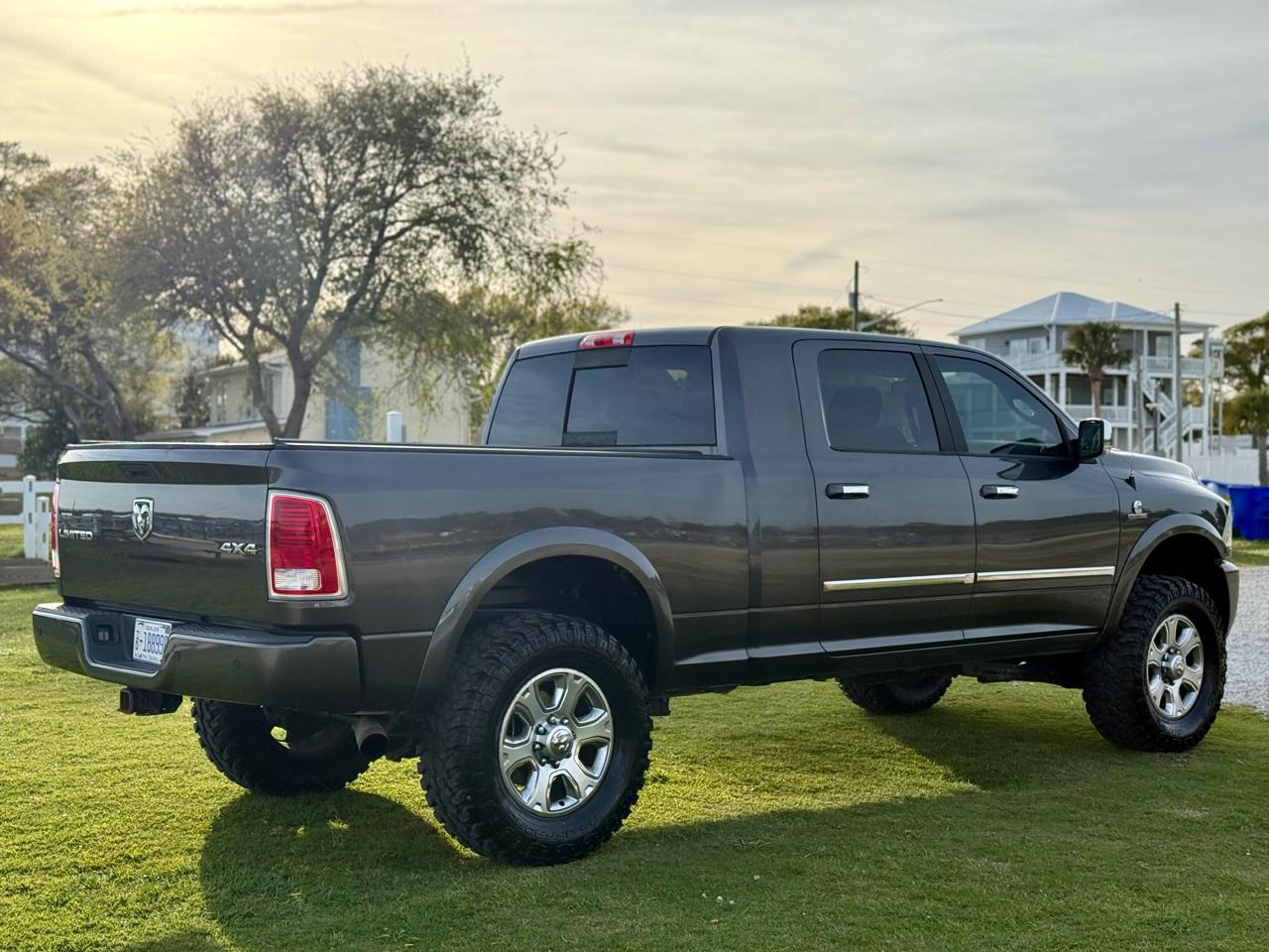 RAM 2500 Longhorn Mega Cab SWB 4WD 2014