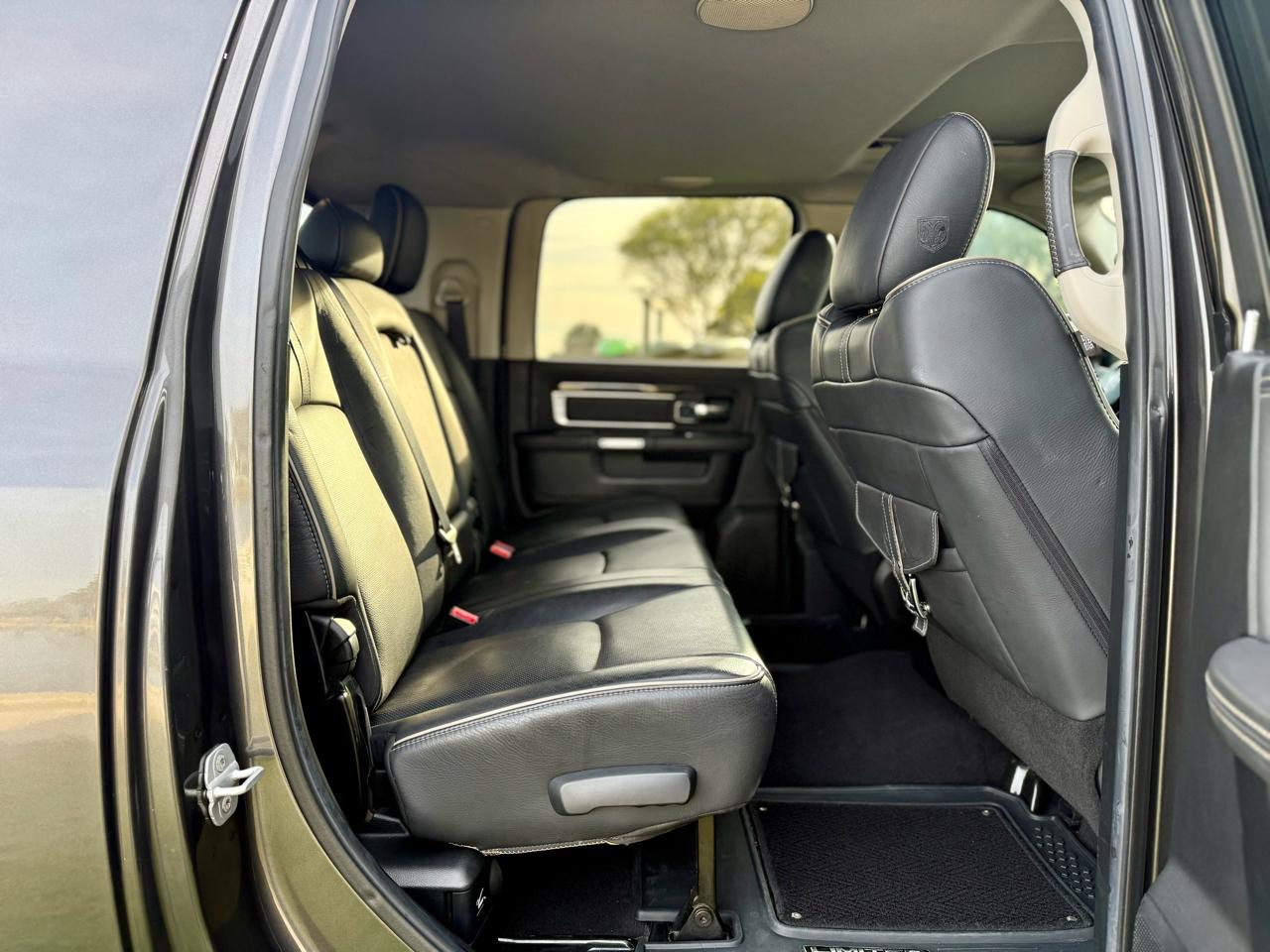 RAM 2500 Longhorn Mega Cab SWB 4WD 2014