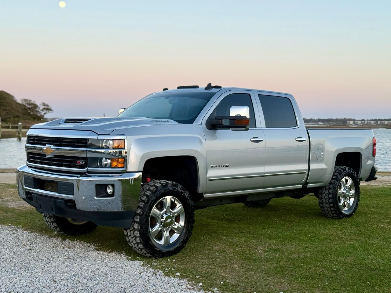 Chevrolet Silverado 2500HD LTZ Crew Cab Short Box 4WD 2017