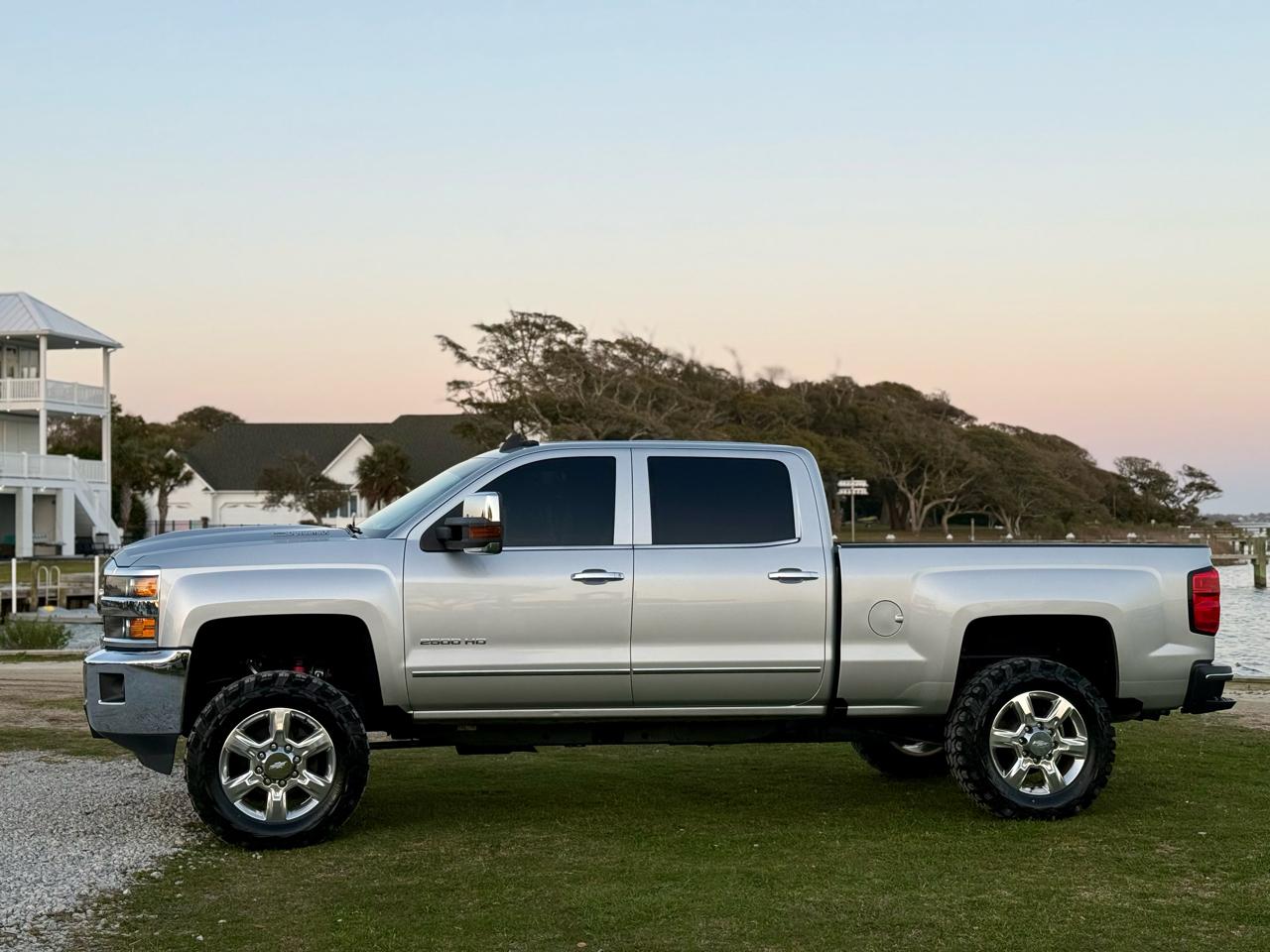 Chevrolet Silverado 2500HD LTZ Crew Cab Short Box 4WD 2017