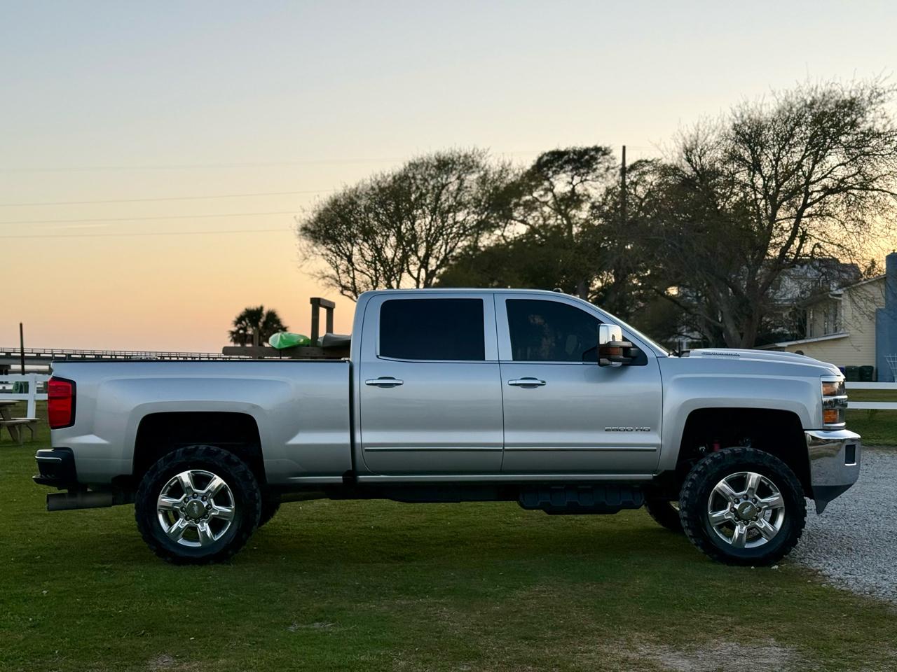 Chevrolet Silverado 2500HD LTZ Crew Cab Short Box 4WD 2017
