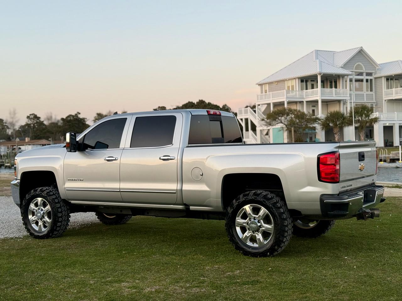 Chevrolet Silverado 2500HD LTZ Crew Cab Short Box 4WD 2017