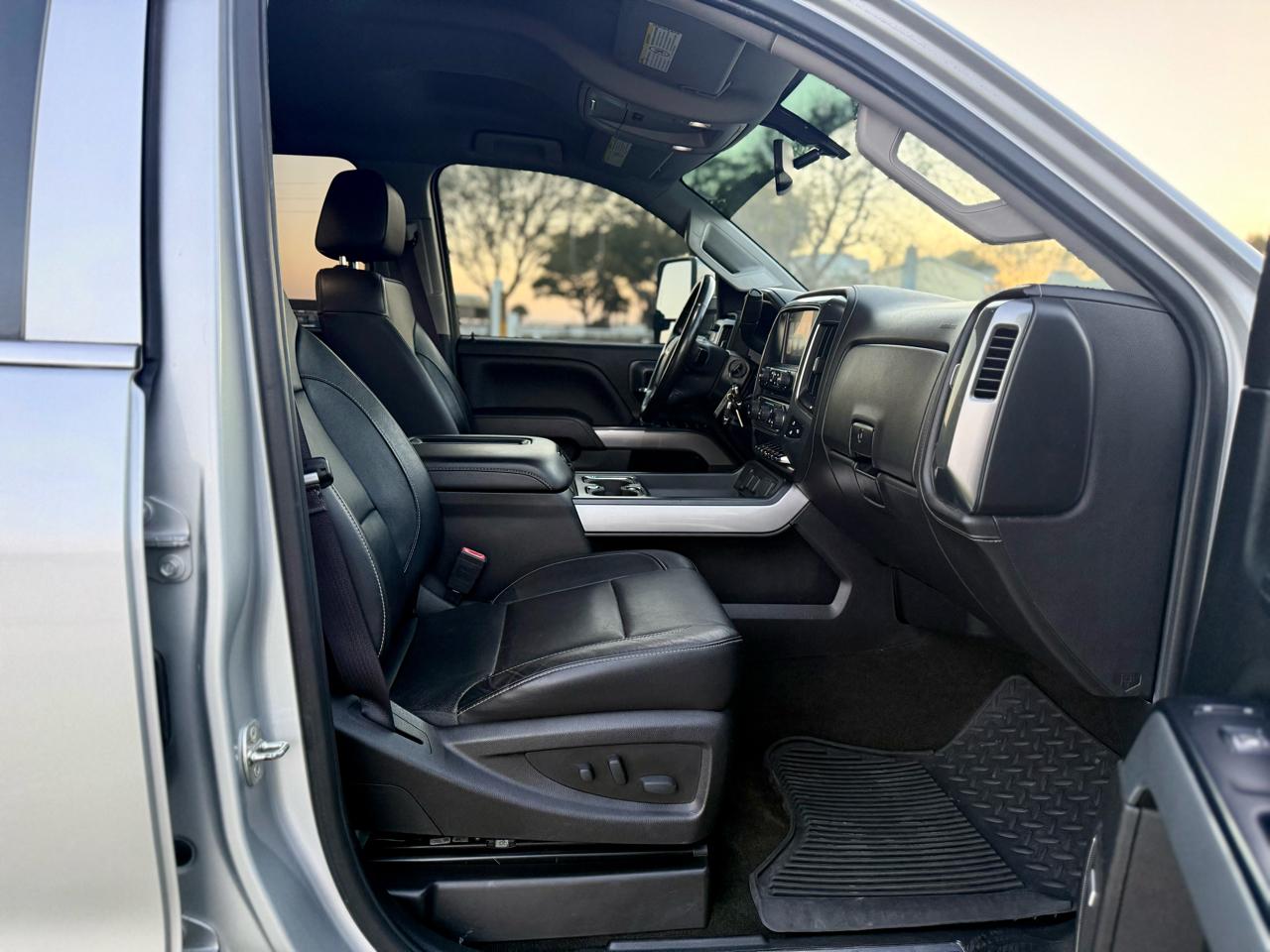 Chevrolet Silverado 2500HD LTZ Crew Cab Short Box 4WD 2017