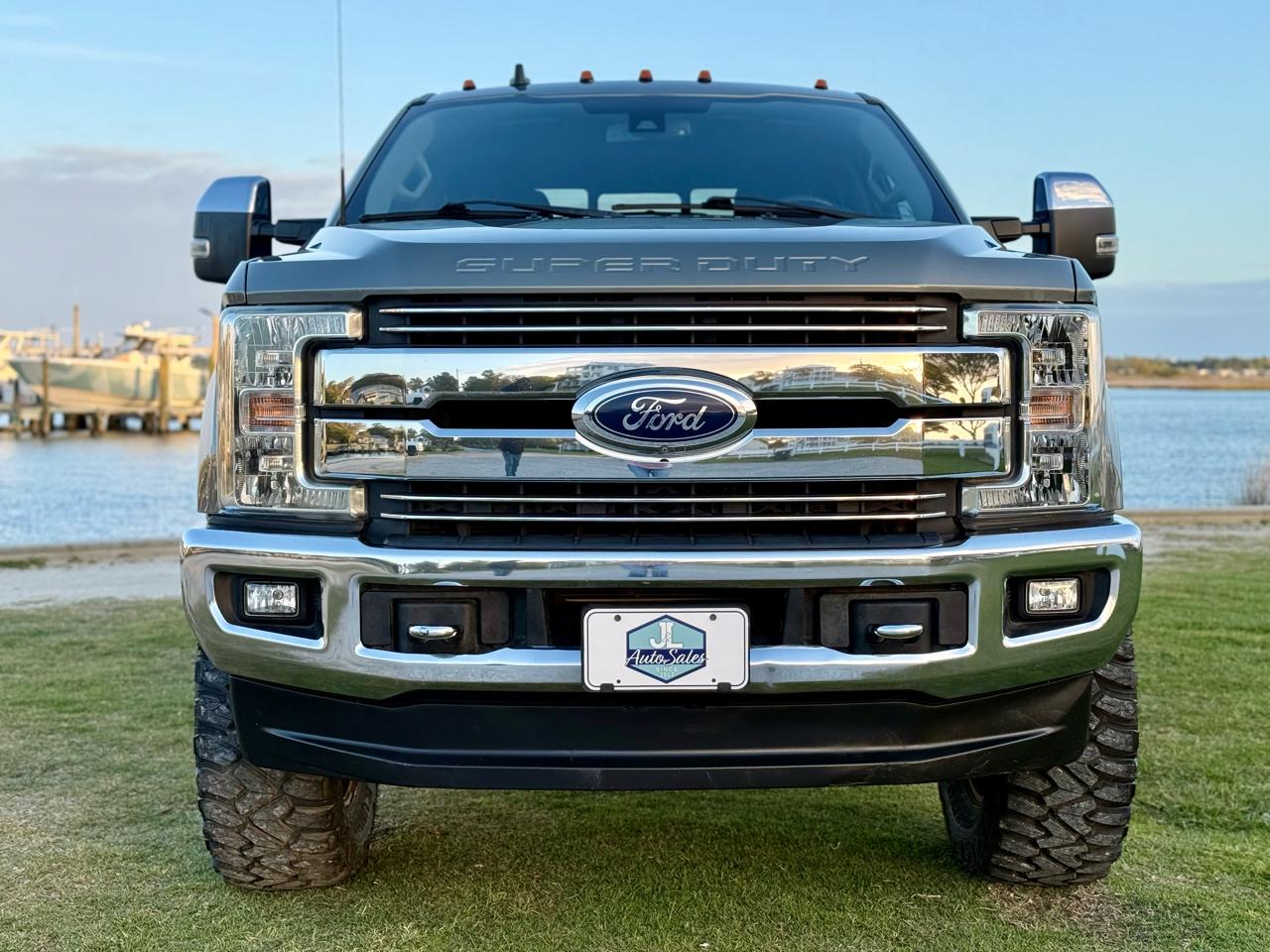 Ford F-250 SD Lariat Crew Cab 4WD 2019