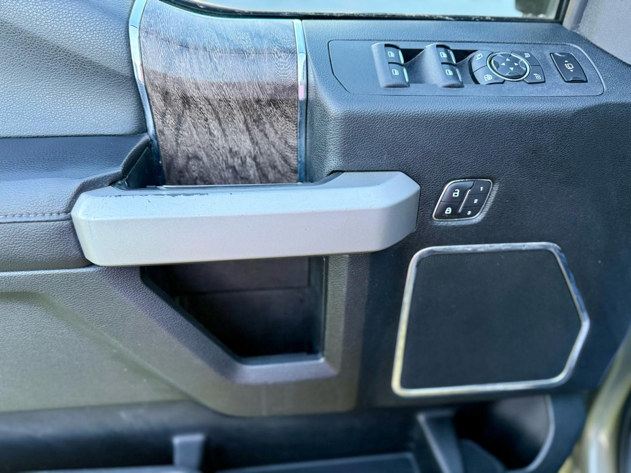 Ford F-250 SD Lariat Crew Cab 4WD 2019