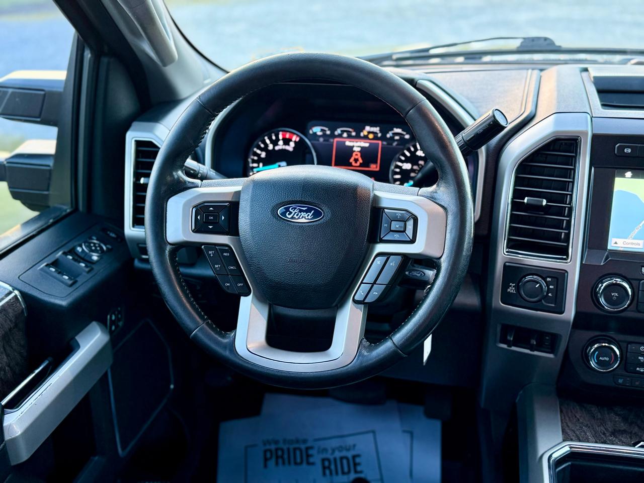 Ford F-250 SD Lariat Crew Cab 4WD 2019