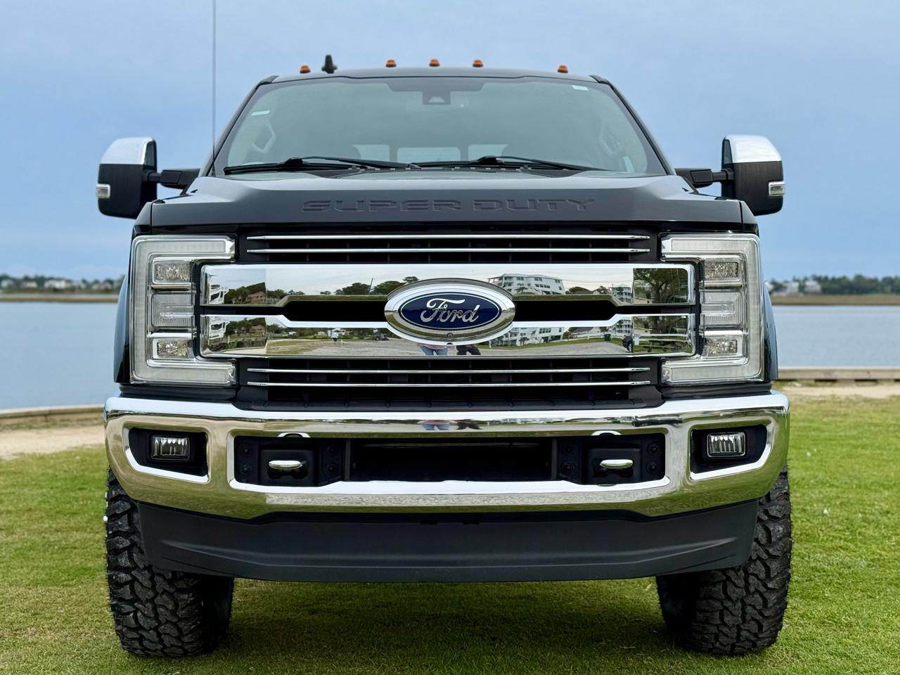 Ford F-350 SD Lariat Crew Cab Long Bed DRW 4WD 2019