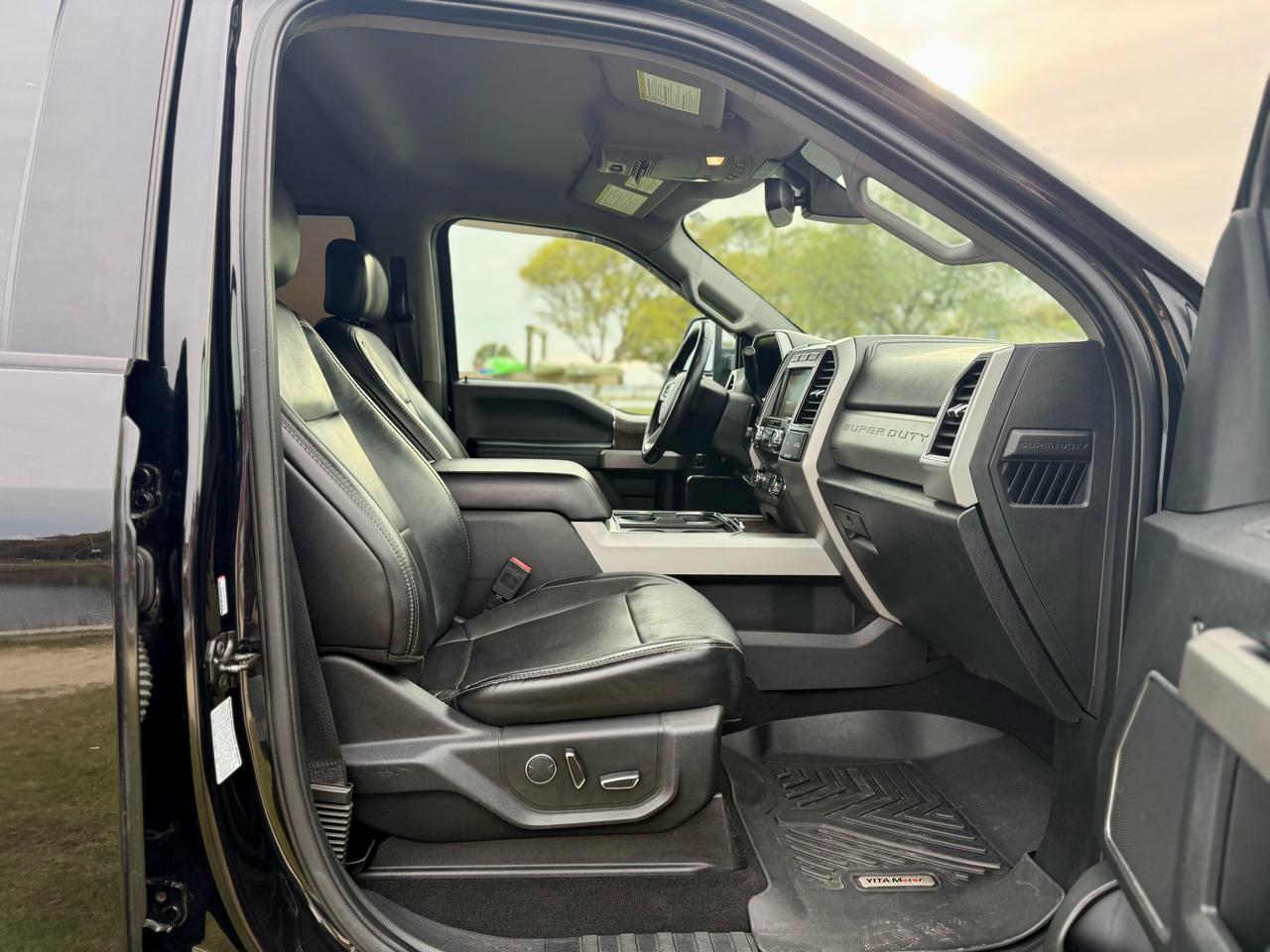 Ford F-350 SD Lariat Crew Cab Long Bed DRW 4WD 2019