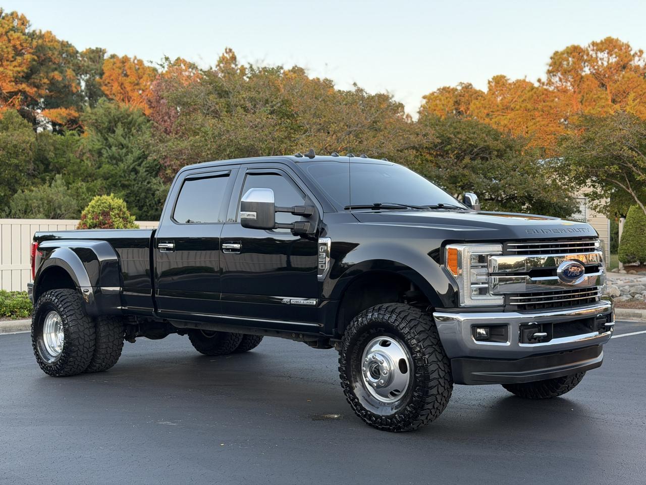 Ford F-350 SD Lariat Crew Cab Long Bed DRW 4WD 2019