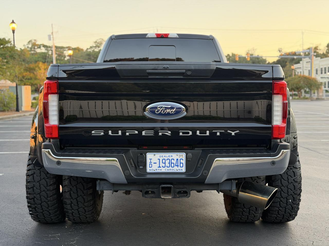Ford F-350 SD Lariat Crew Cab Long Bed DRW 4WD 2019