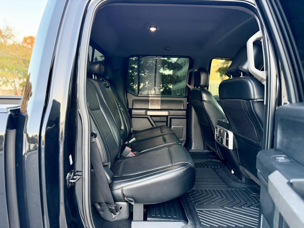 Ford F-350 SD Lariat Crew Cab Long Bed DRW 4WD 2019
