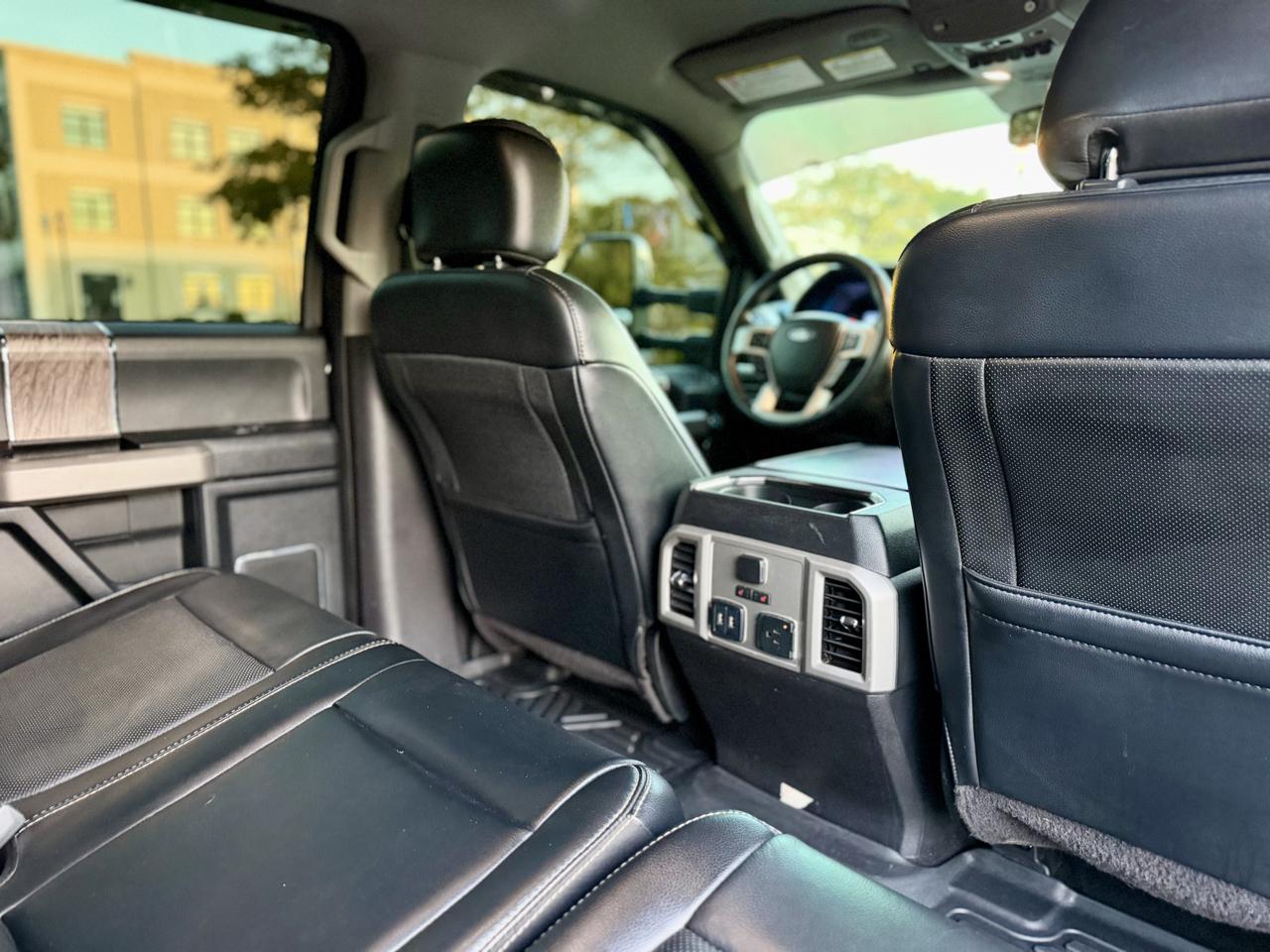 Ford F-350 SD Lariat Crew Cab Long Bed DRW 4WD 2019