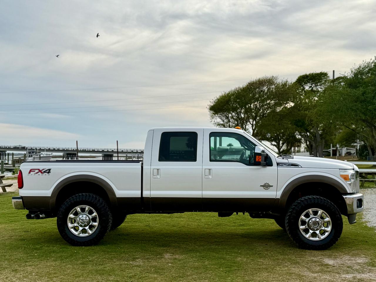 Ford F-250 SD Lariat Crew Cab 4WD 2015
