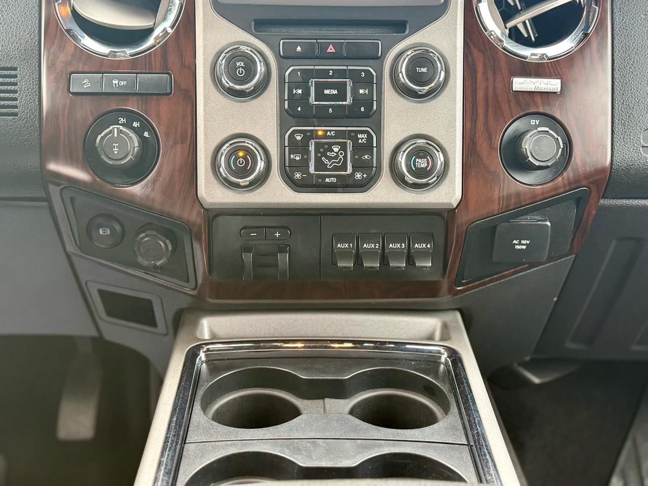 Ford F-250 SD Lariat Crew Cab 4WD 2015