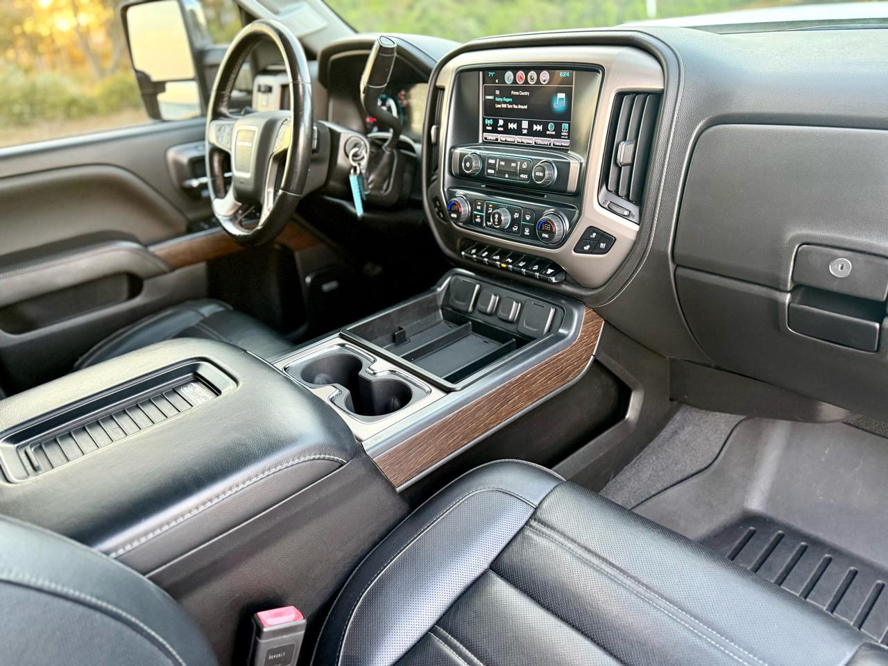 GMC Sierra 2500HD Denali Crew Cab 4WD 2019