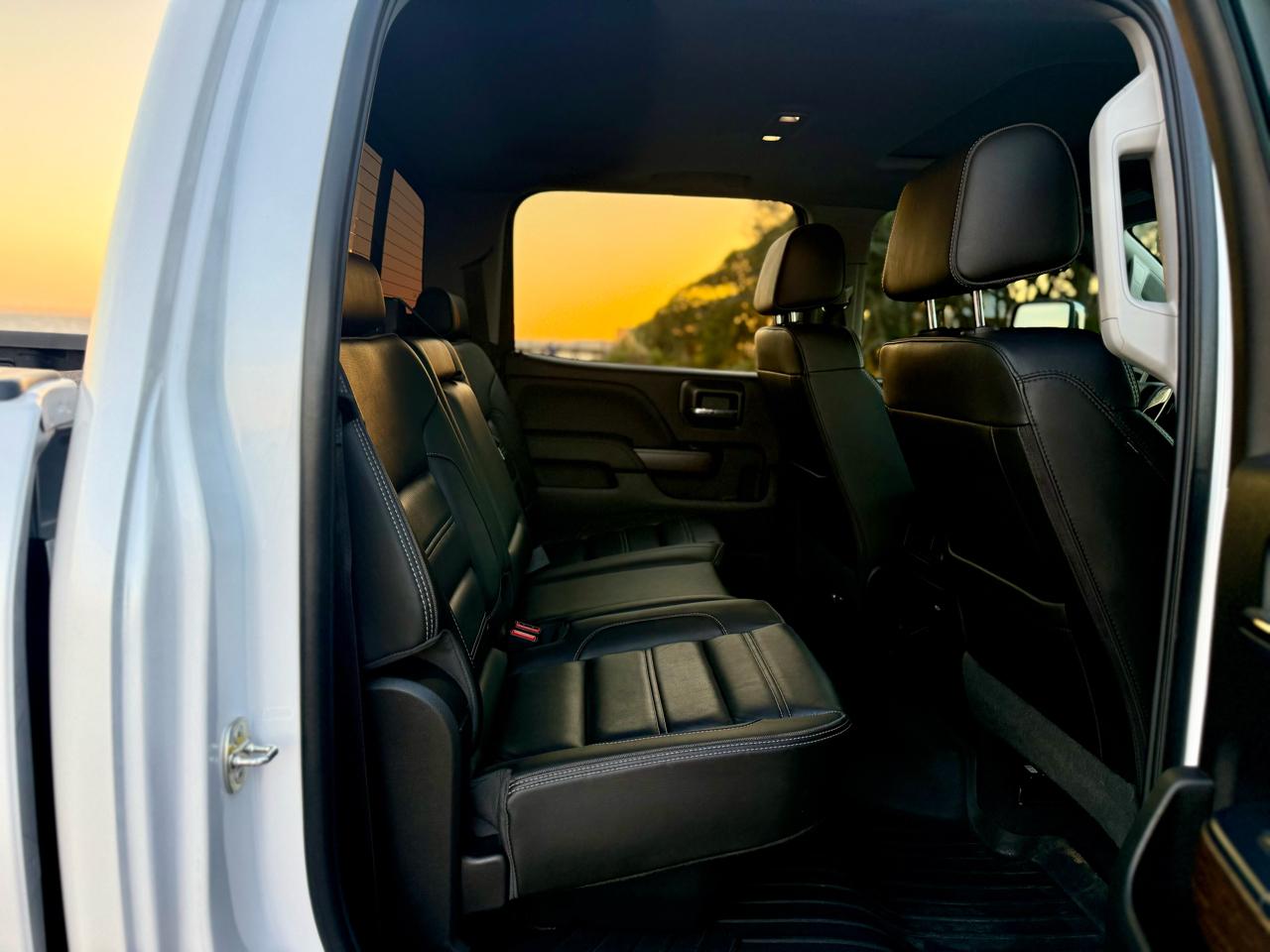 GMC Sierra 2500HD Denali Crew Cab 4WD 2019