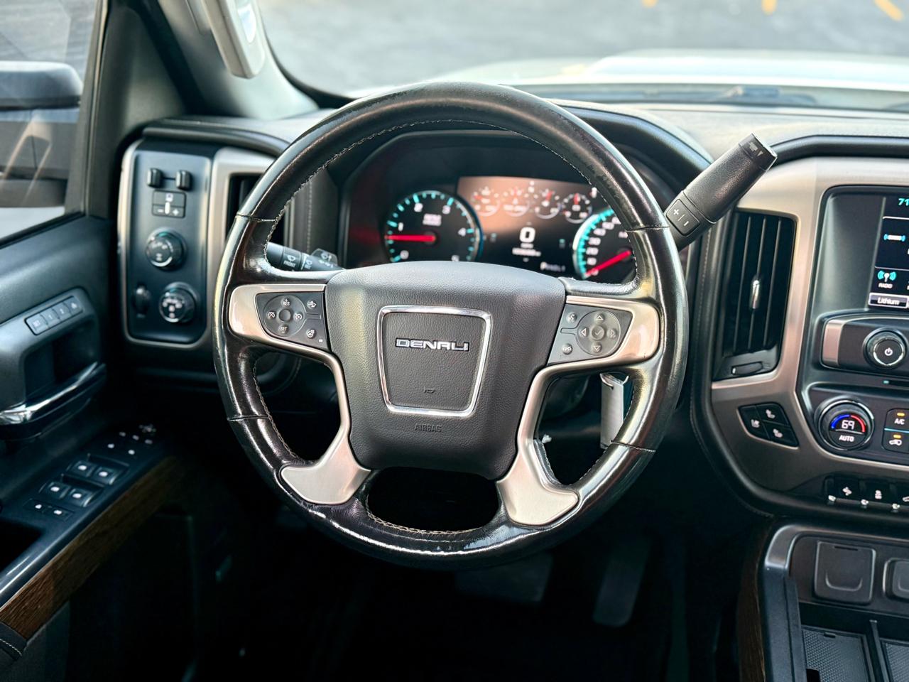 GMC Sierra 2500HD Denali Crew Cab 4WD 2019