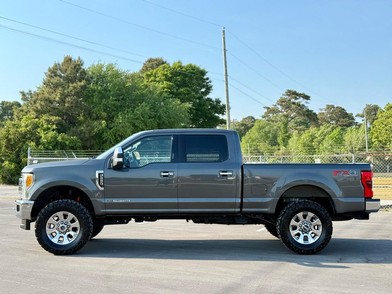 Ford F-250 SD Lariat Crew Cab 4WD 2017