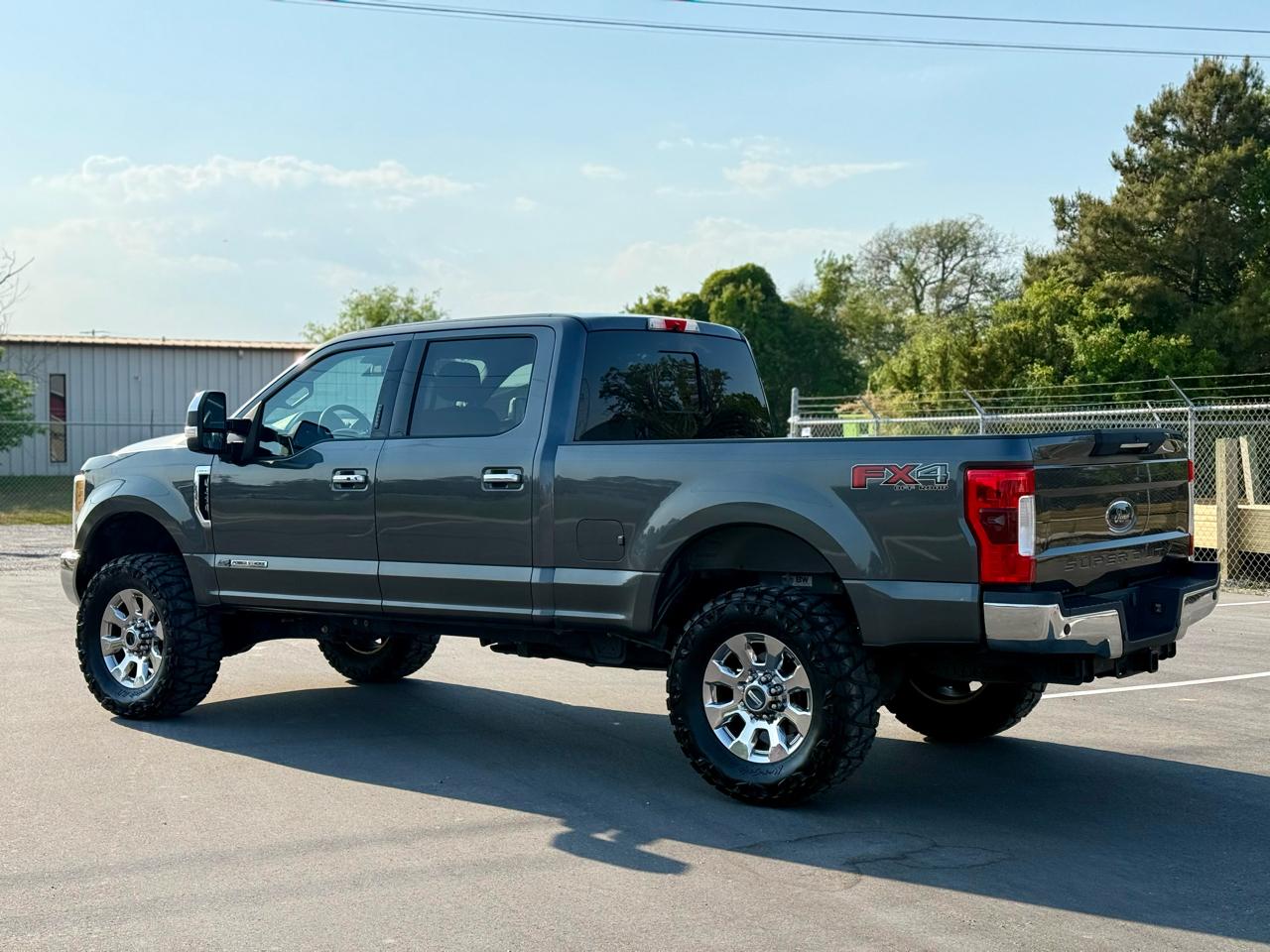 Ford F-250 SD Lariat Crew Cab 4WD 2017