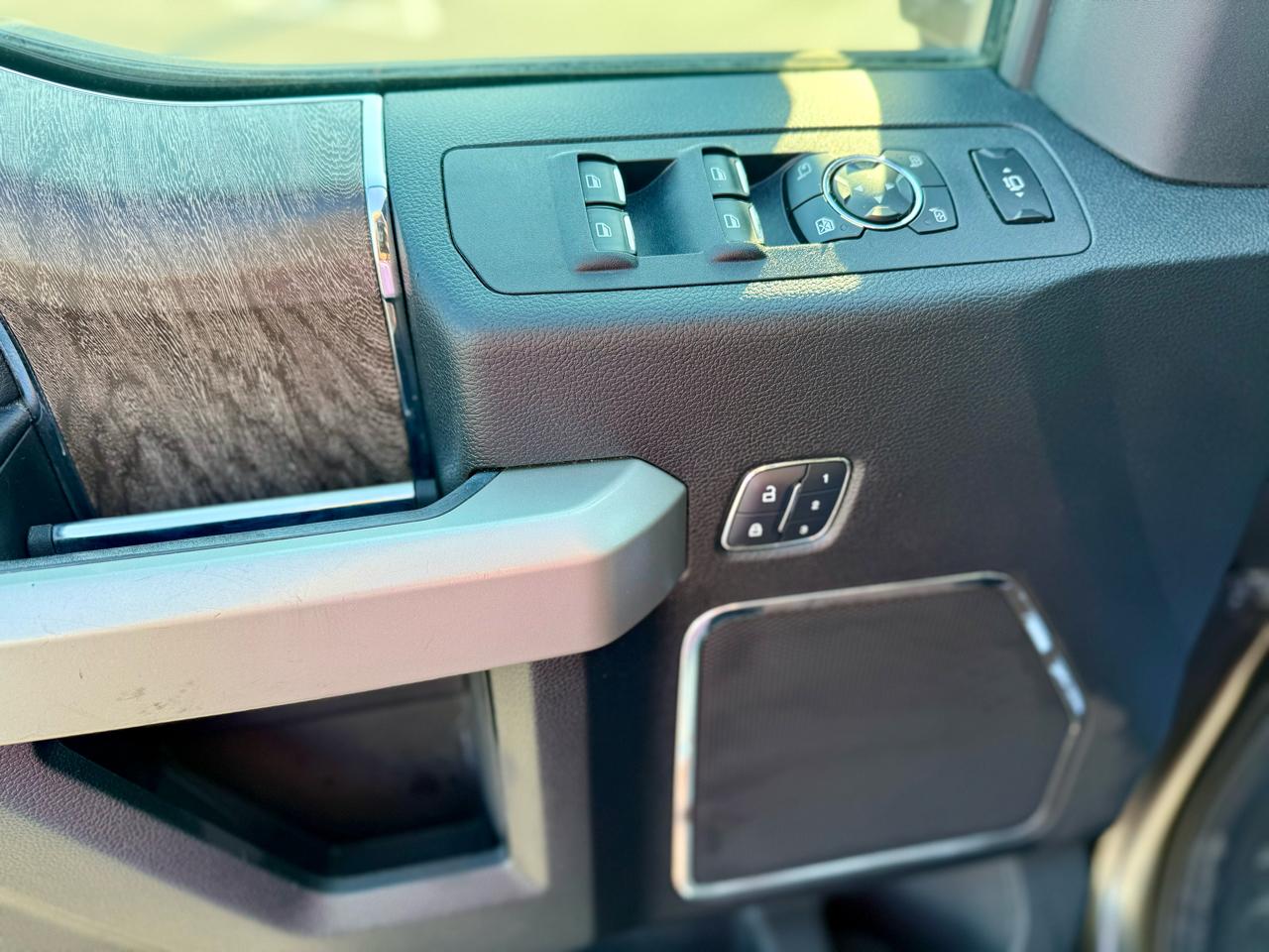 Ford F-250 SD Lariat Crew Cab 4WD 2017