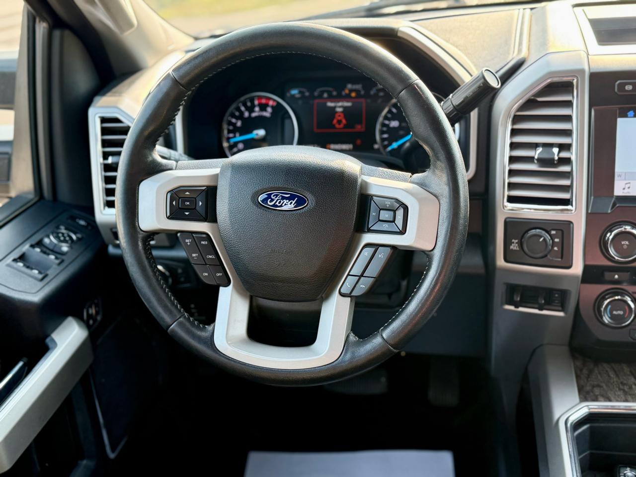 Ford F-250 SD Lariat Crew Cab 4WD 2017