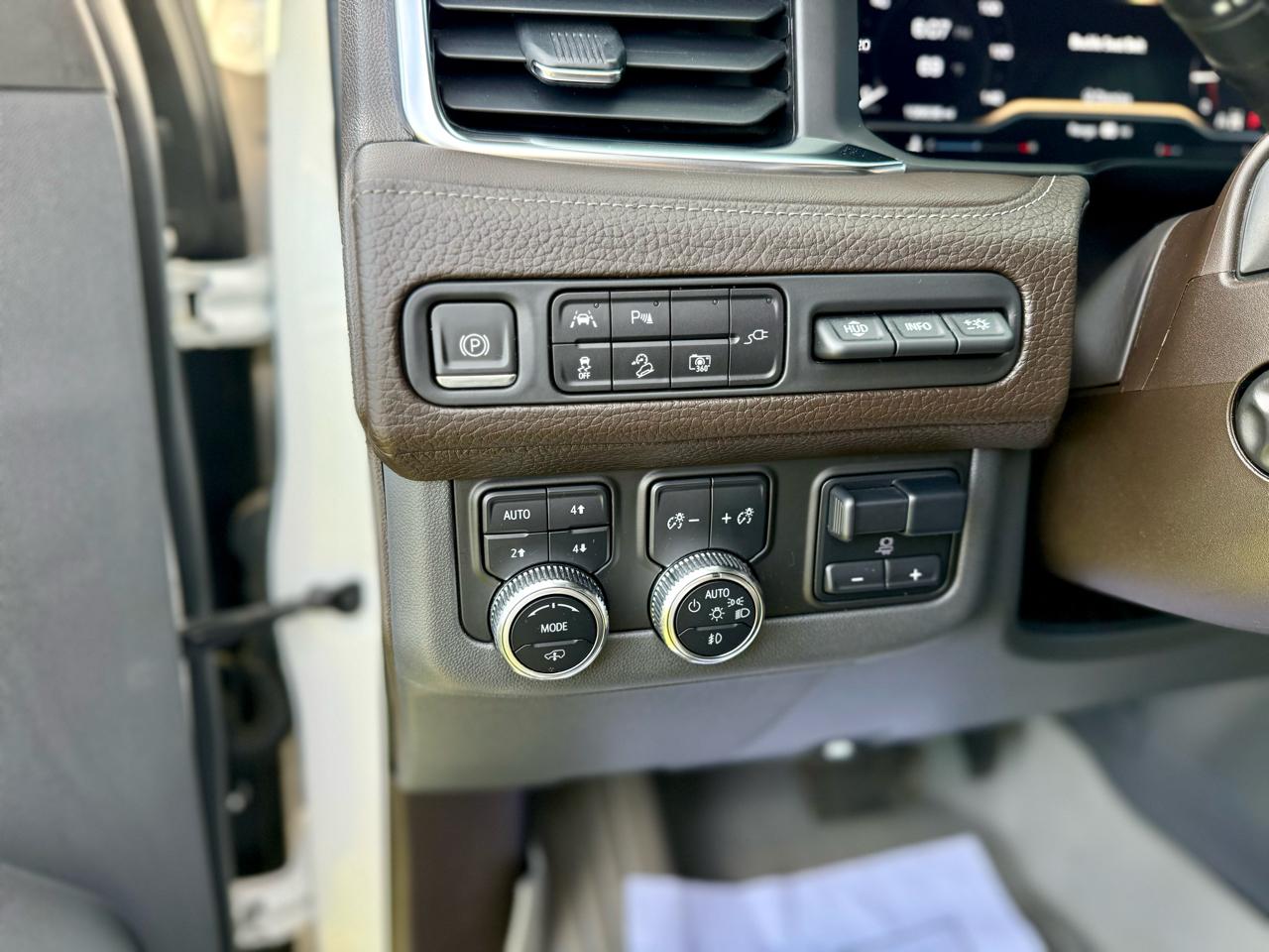 GMC Yukon XL Denali 4WD 2022