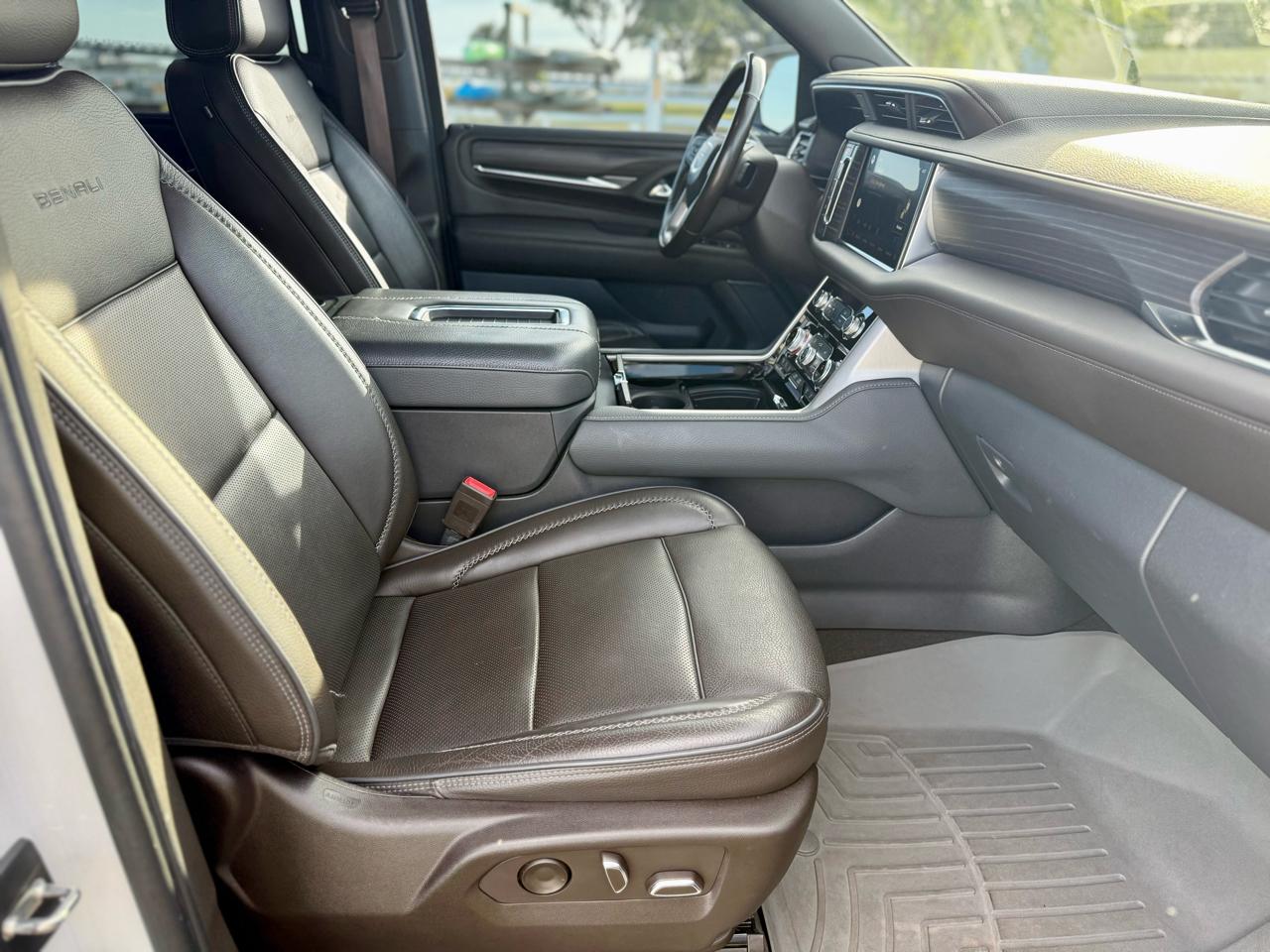 GMC Yukon XL Denali 4WD 2022