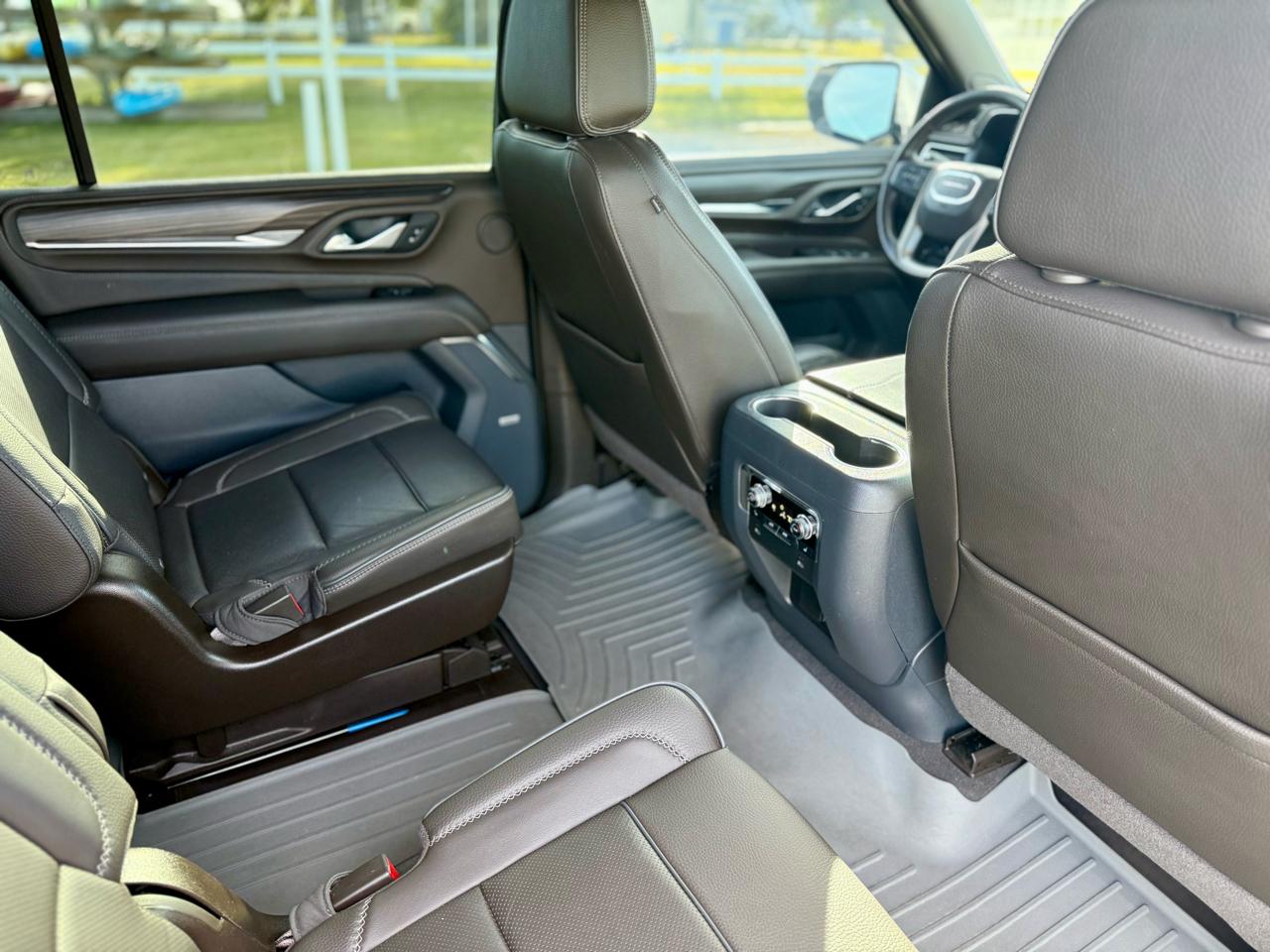 GMC Yukon XL Denali 4WD 2022