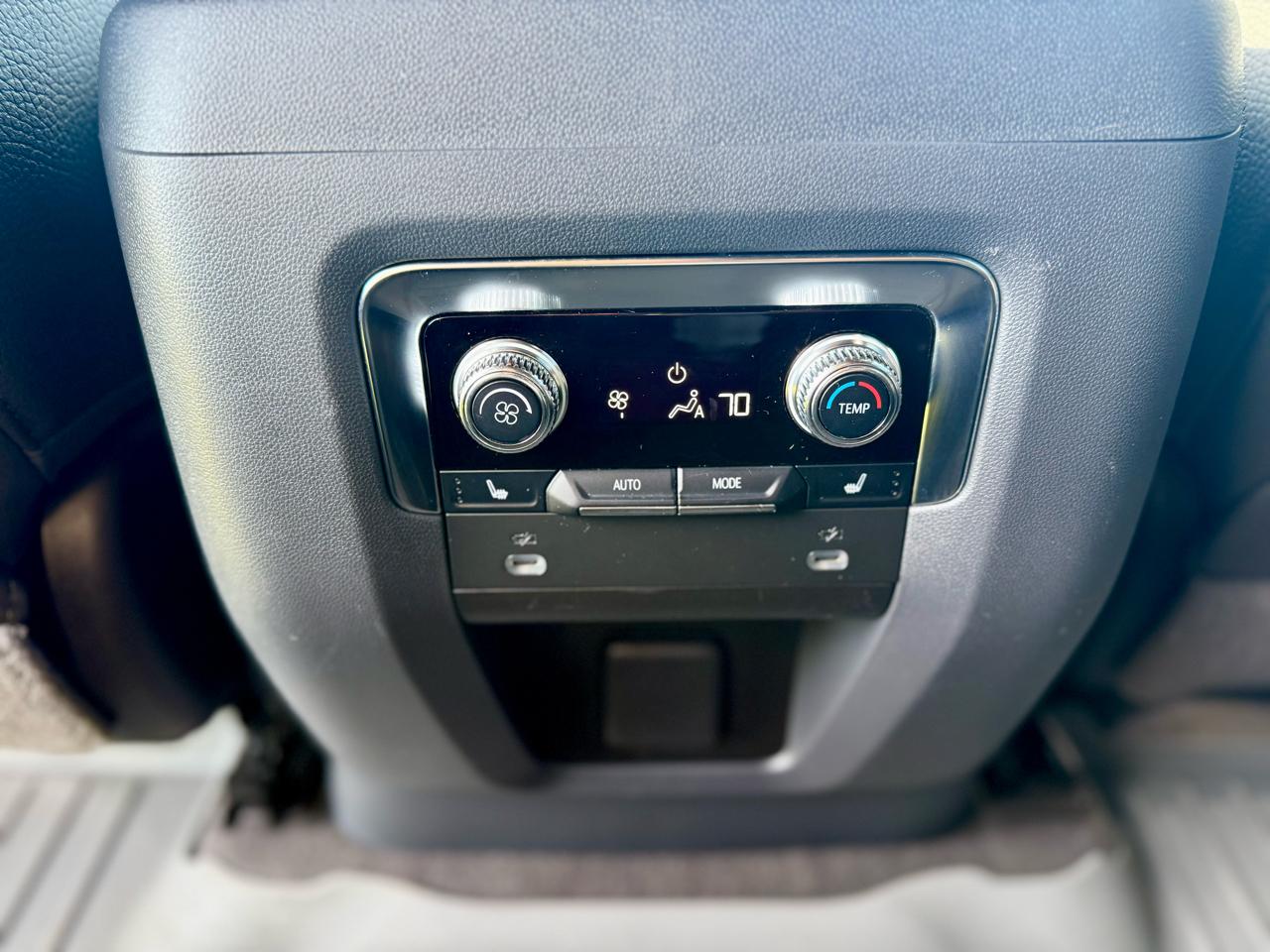 GMC Yukon XL Denali 4WD 2022