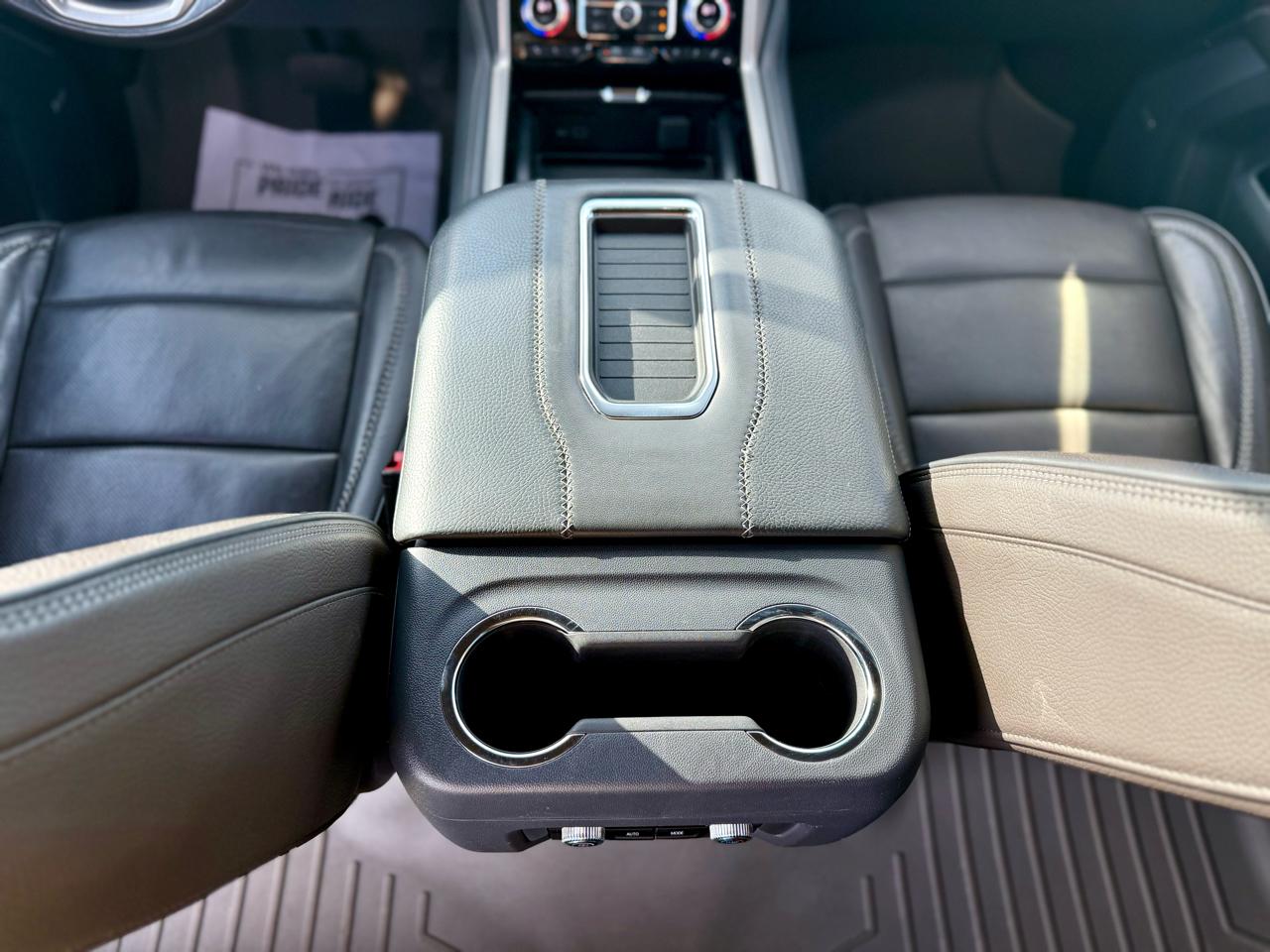 GMC Yukon XL Denali 4WD 2022