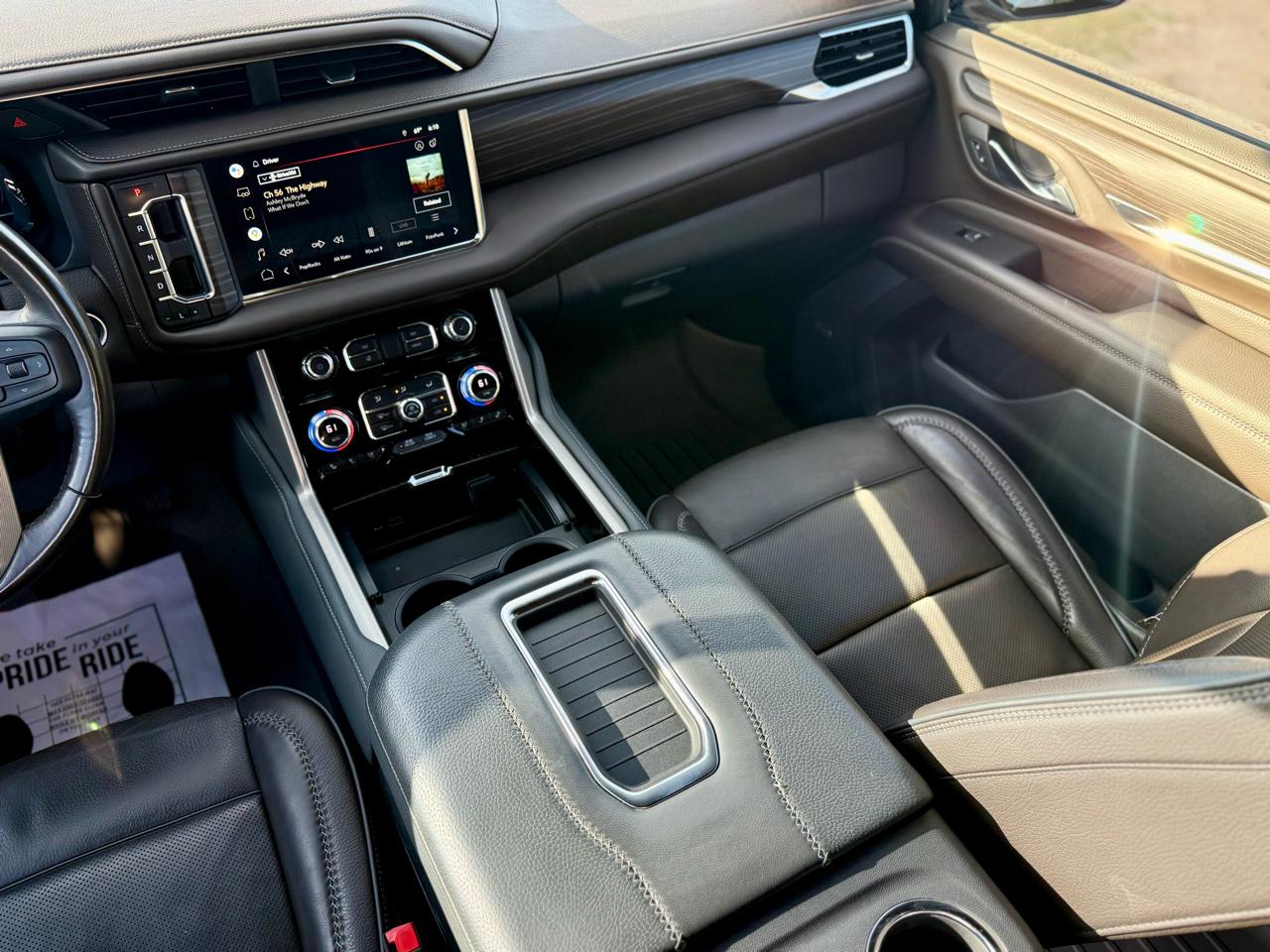 GMC Yukon XL Denali 4WD 2022