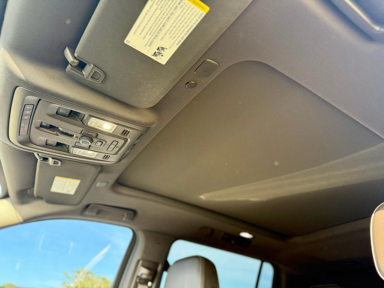 GMC Yukon XL Denali 4WD 2022