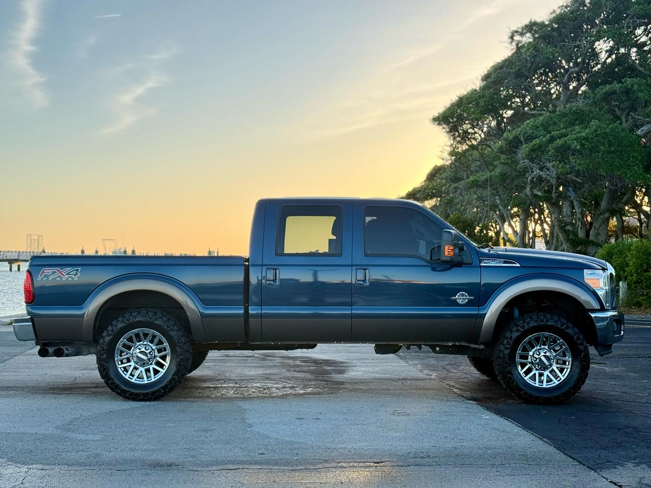 Ford F-250 SD Lariat Crew Cab 4WD 2016