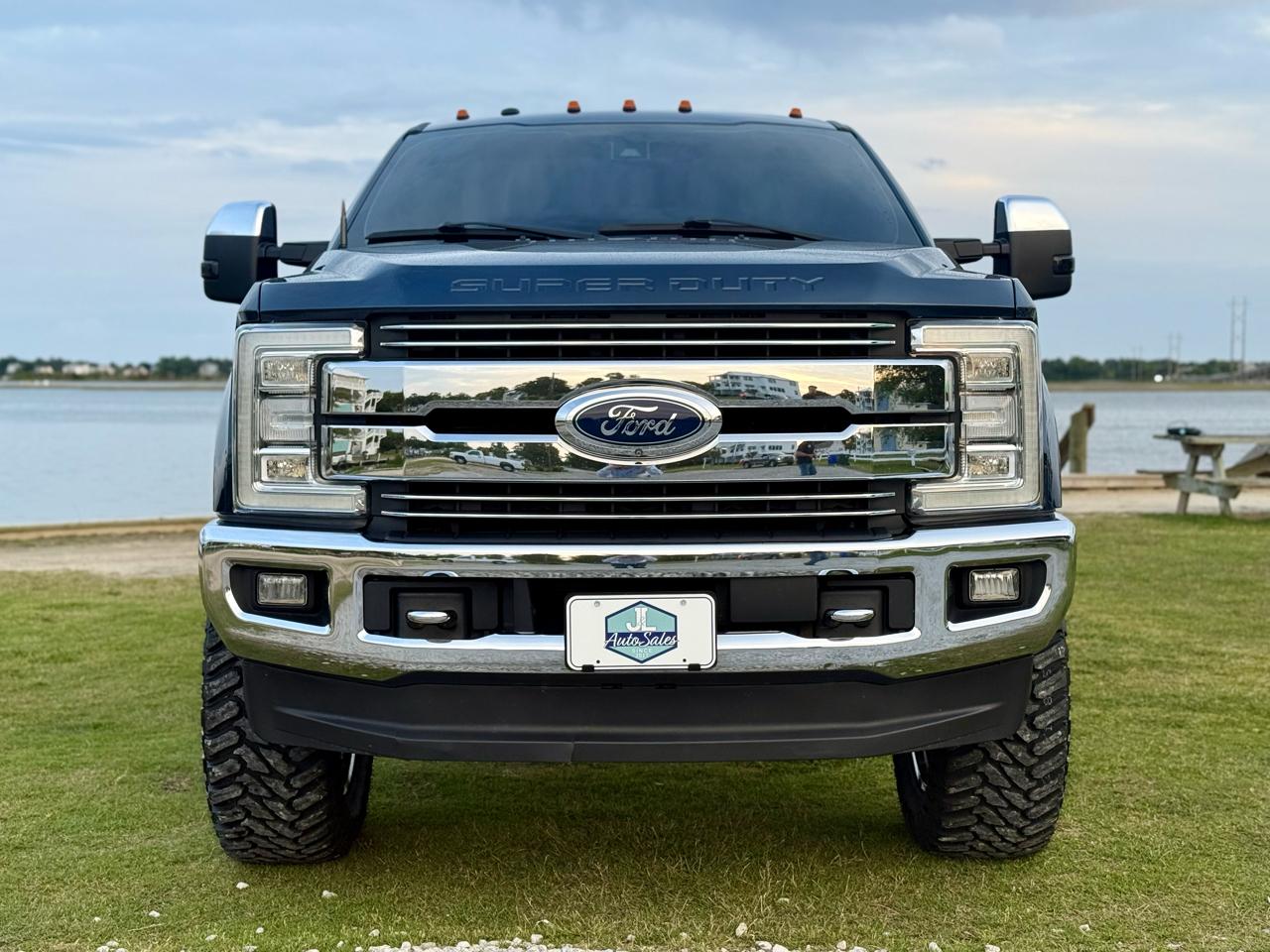Ford F-350 SD Lariat Crew Cab 4WD 2017