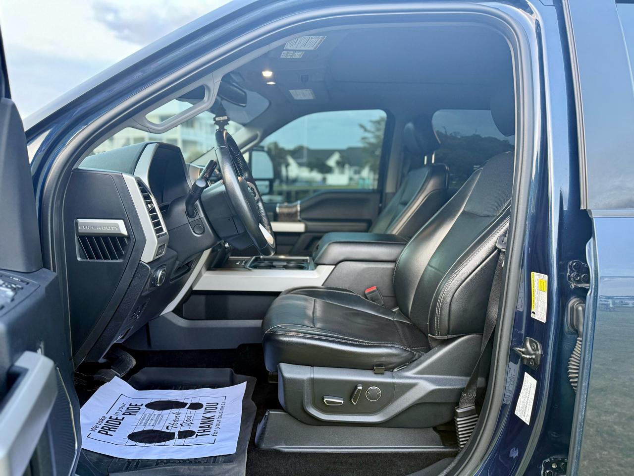 Ford F-350 SD Lariat Crew Cab 4WD 2017