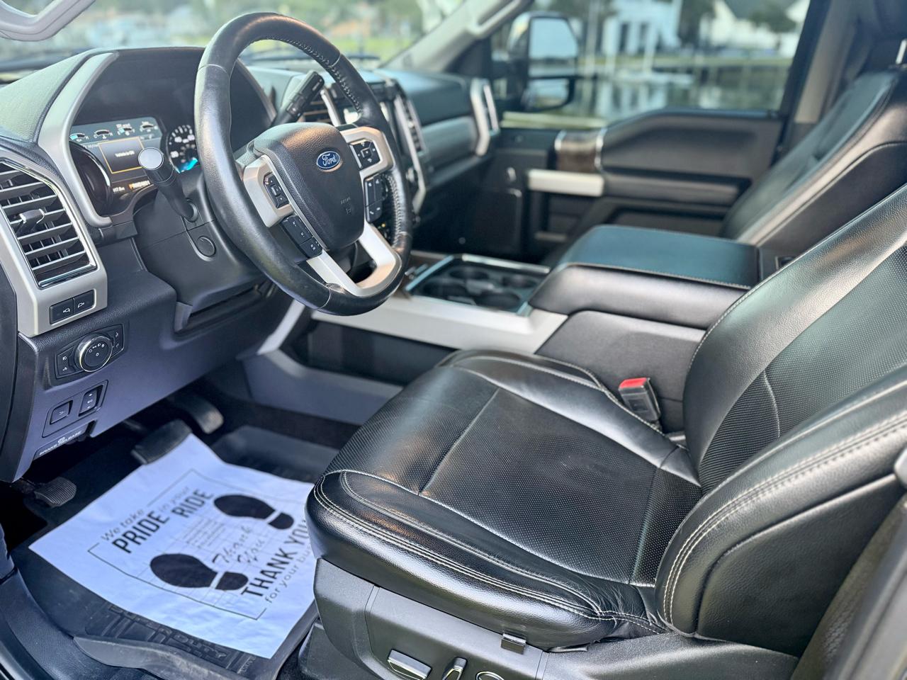 Ford F-350 SD Lariat Crew Cab 4WD 2017