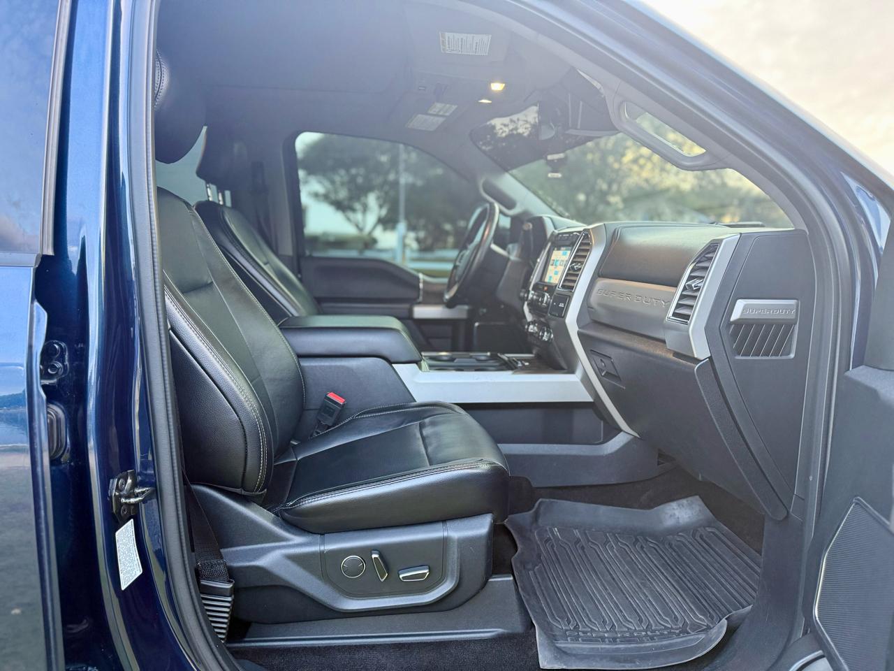 Ford F-350 SD Lariat Crew Cab 4WD 2017
