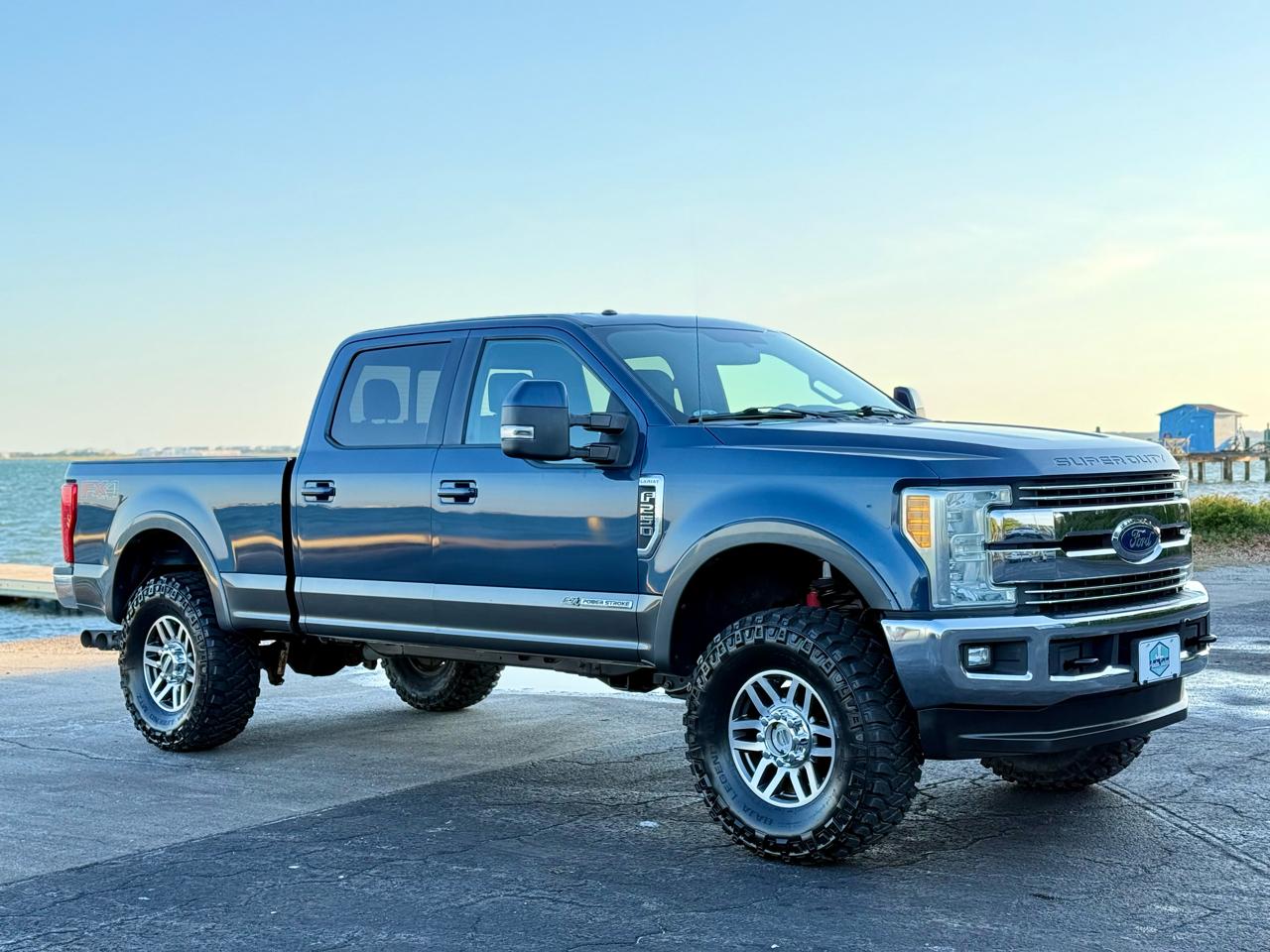 Ford F-250 SD Lariat Crew Cab 4WD 2017
