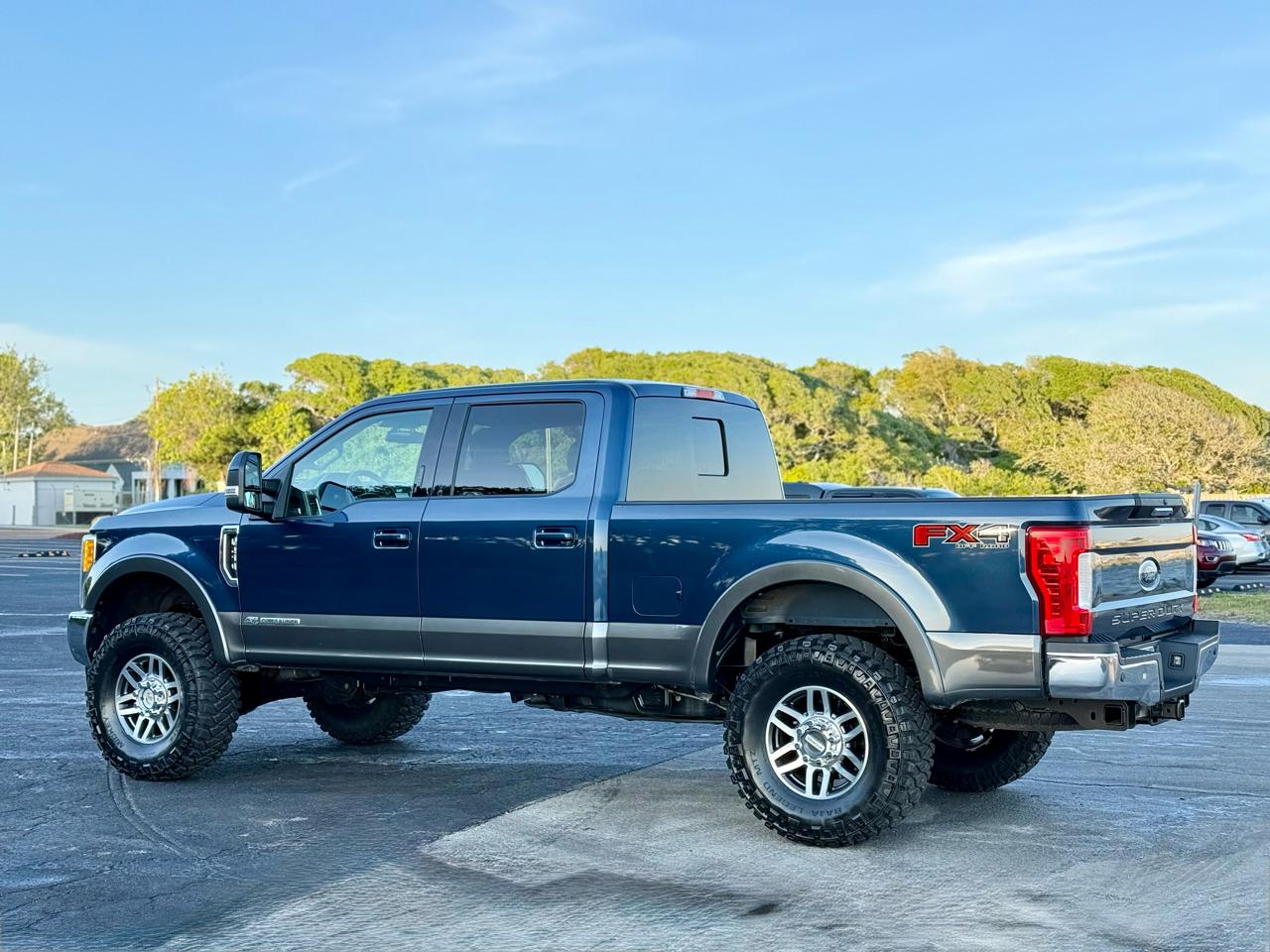 Ford F-250 SD Lariat Crew Cab 4WD 2017
