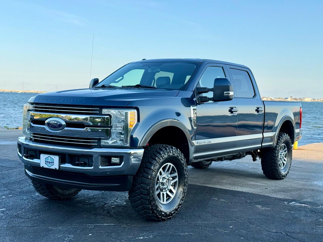 Ford F-250 SD Lariat Crew Cab 4WD 2017