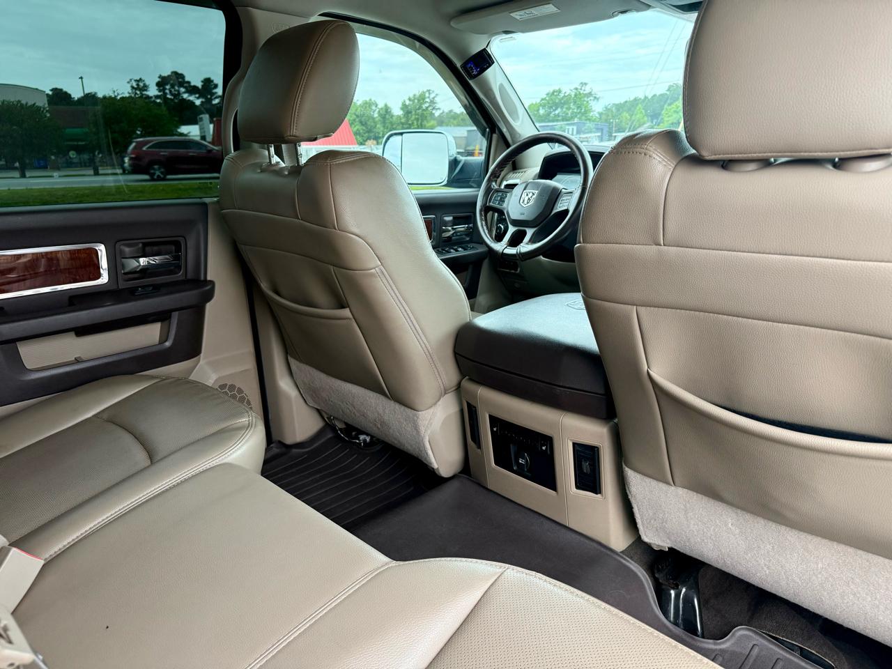 RAM 2500 Laramie Crew Cab SWB 4WD 2012