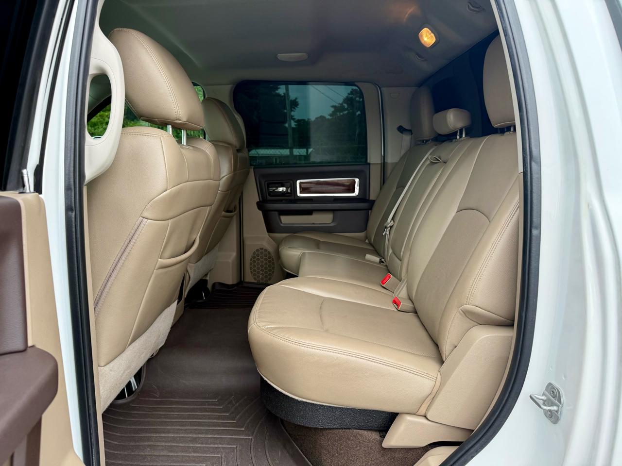 RAM 2500 Laramie Crew Cab SWB 4WD 2012