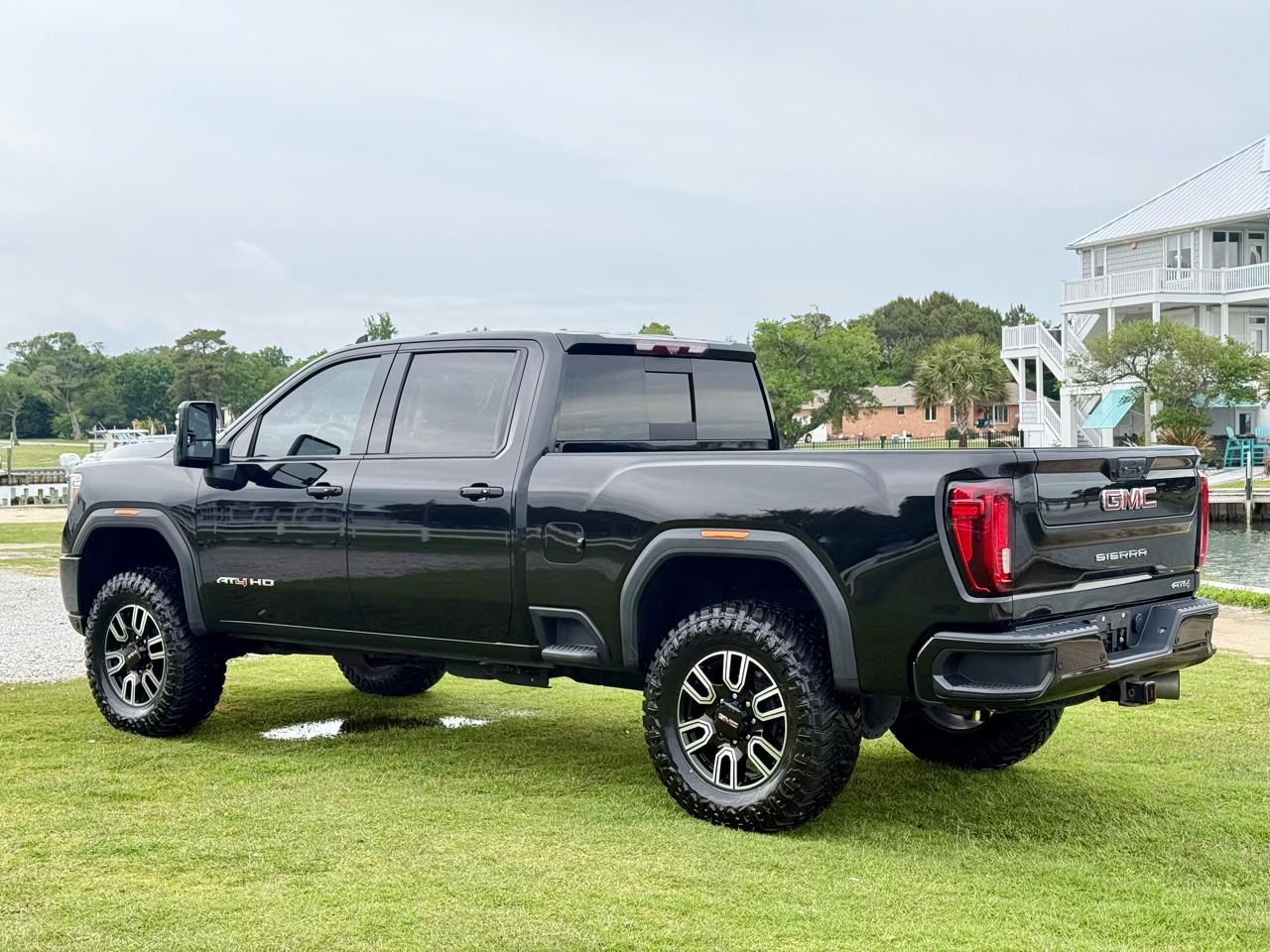 GMC Sierra 2500HD AT4 Crew Cab 4WD 2022