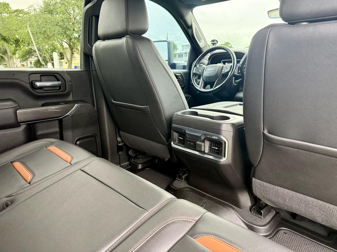 GMC Sierra 2500HD AT4 Crew Cab 4WD 2022