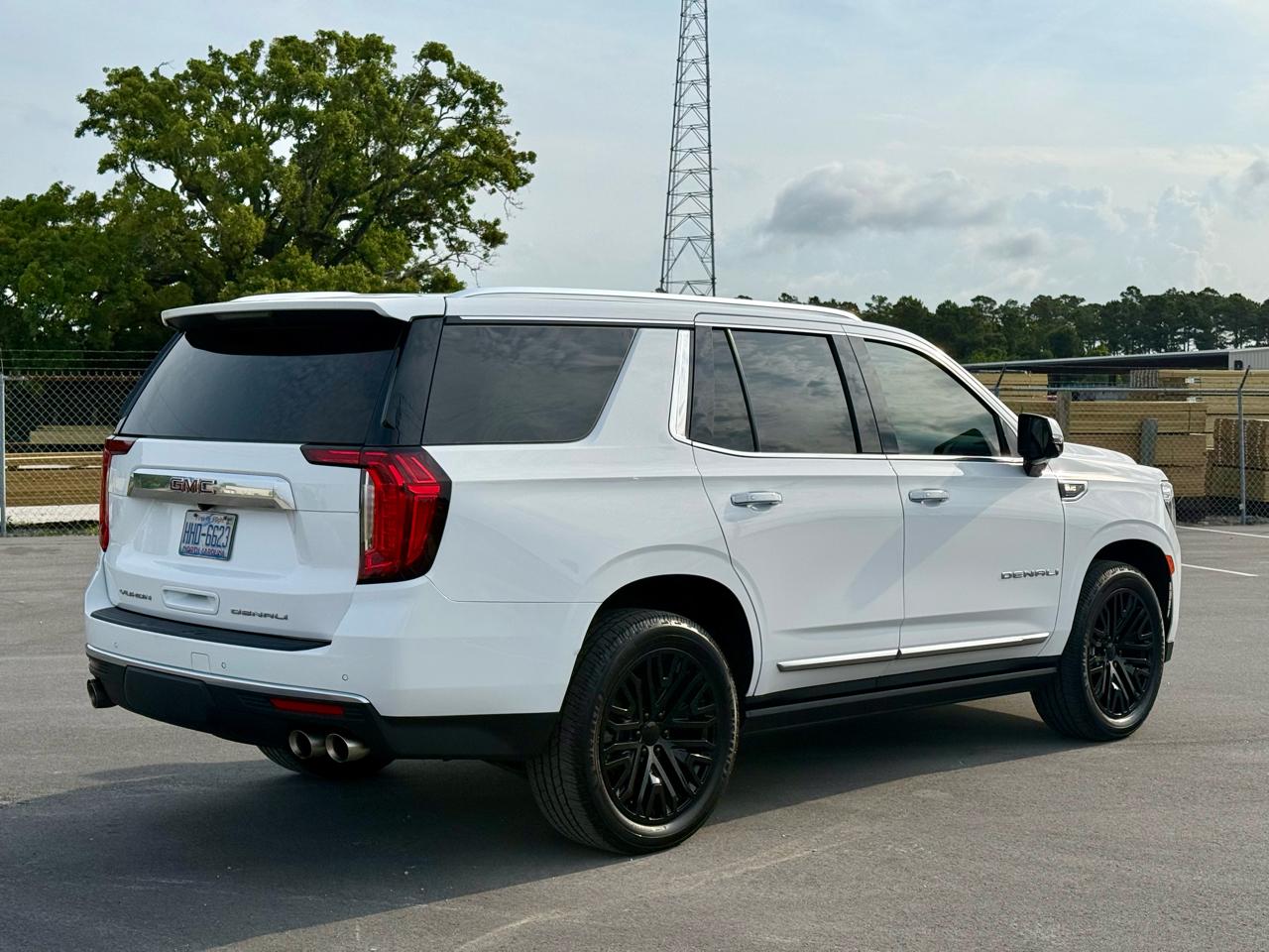 GMC Yukon Denali 4WD 2023