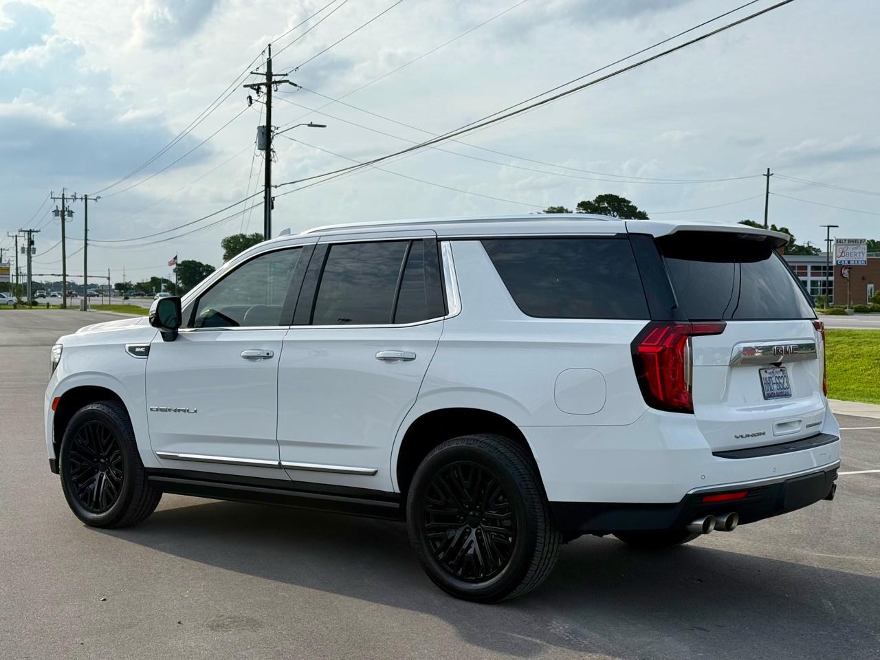 GMC Yukon Denali 4WD 2023