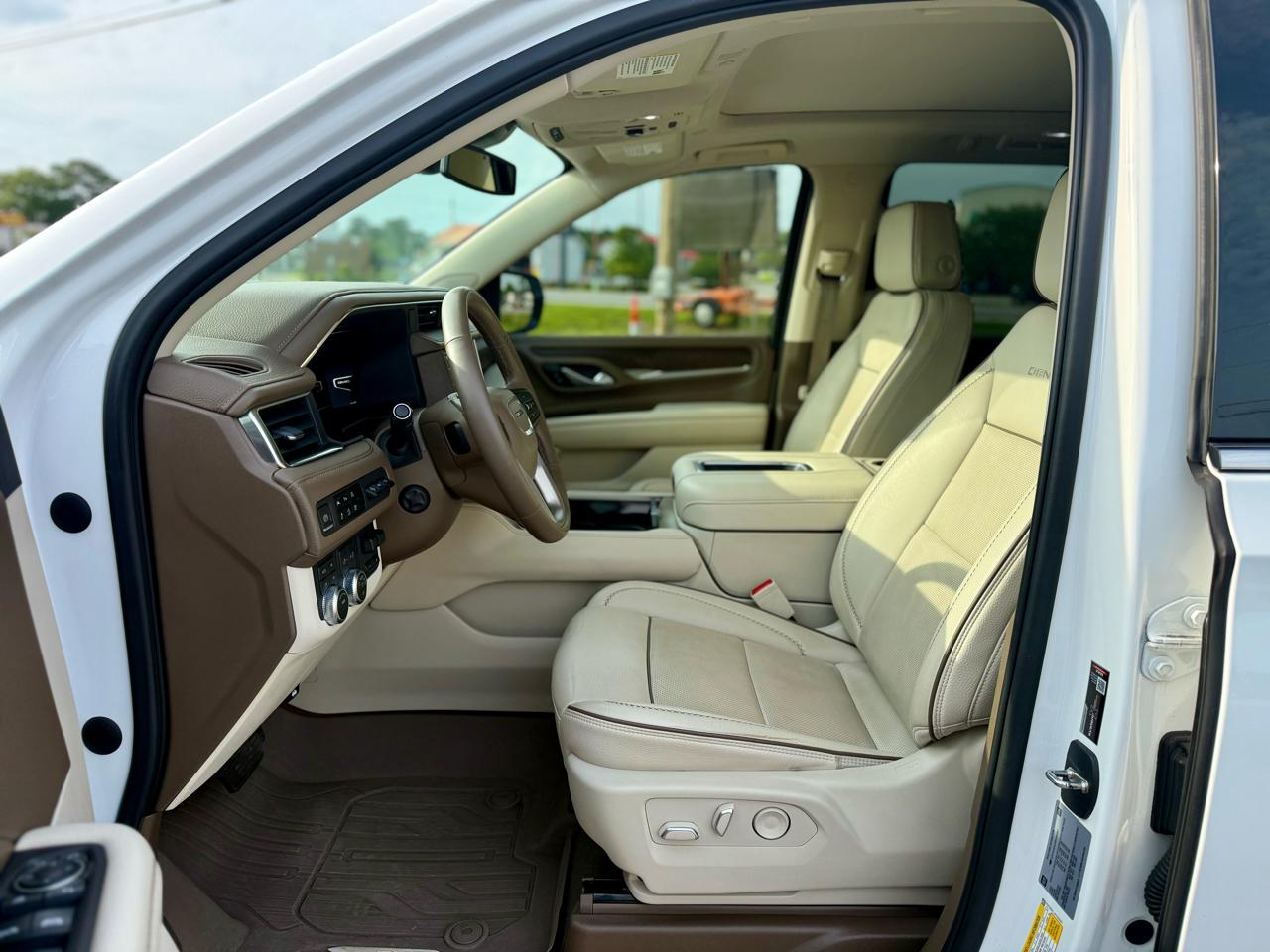 GMC Yukon Denali 4WD 2023