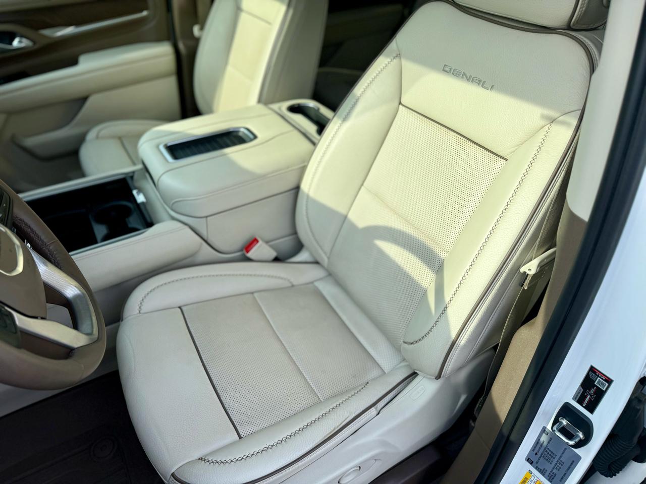 GMC Yukon Denali 4WD 2023