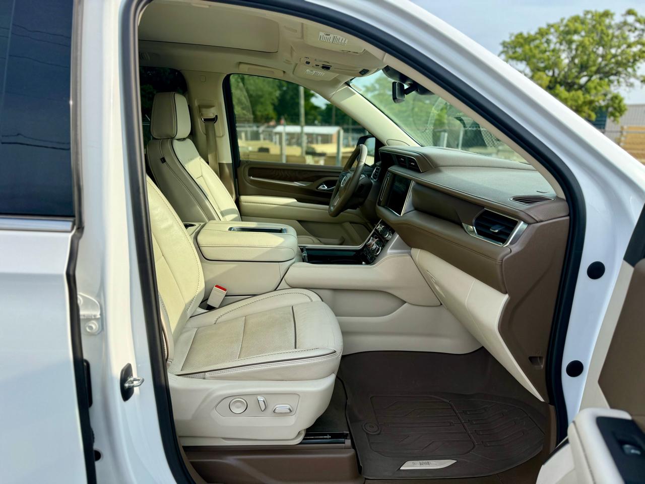 GMC Yukon Denali 4WD 2023