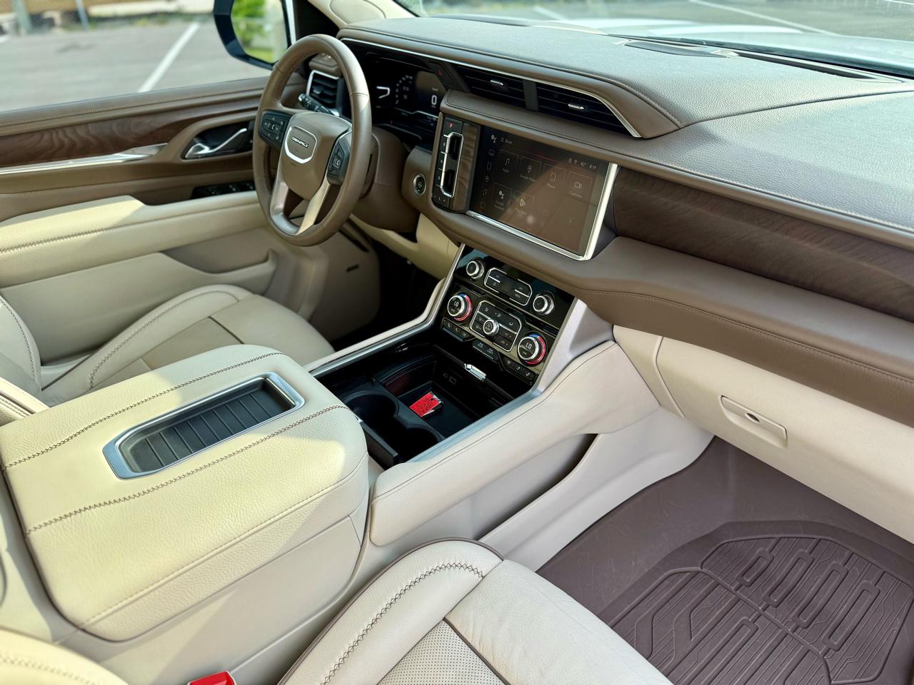 GMC Yukon Denali 4WD 2023